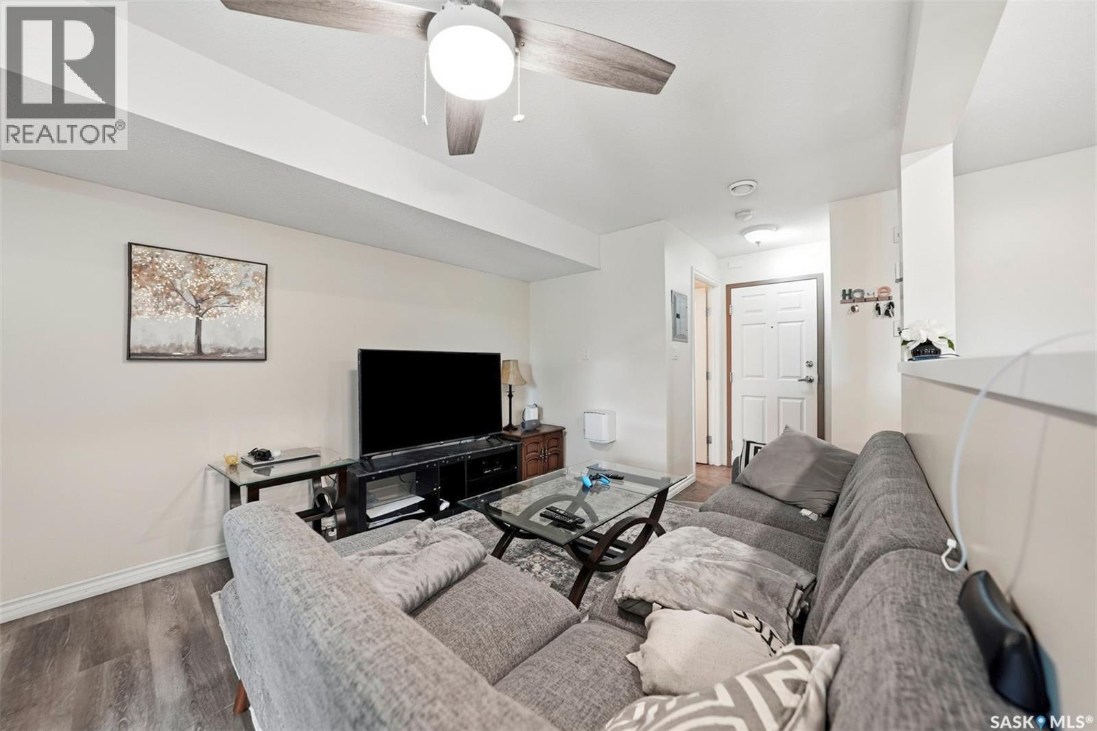 210 515 28th STREET E
