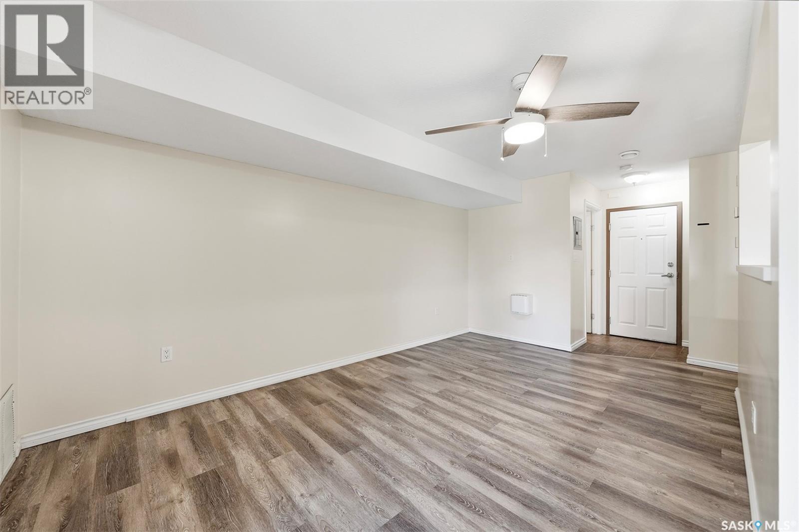 210 515 28th STREET E