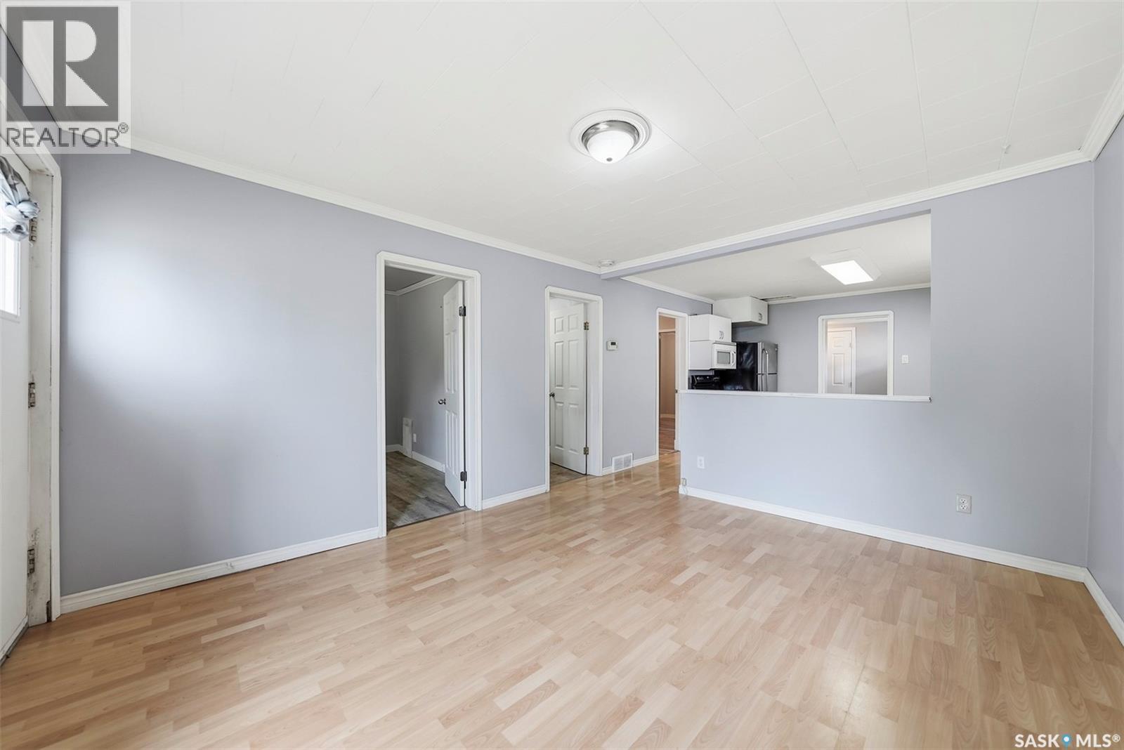 712 5th STREET E