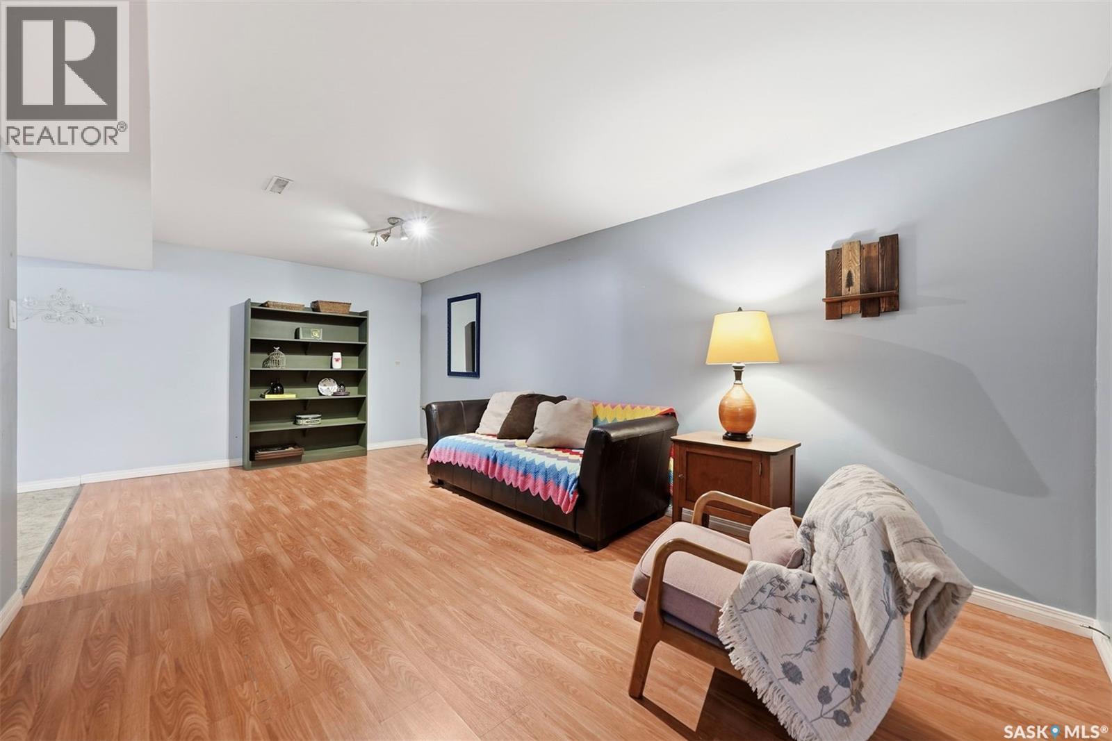 946 13th STREET W