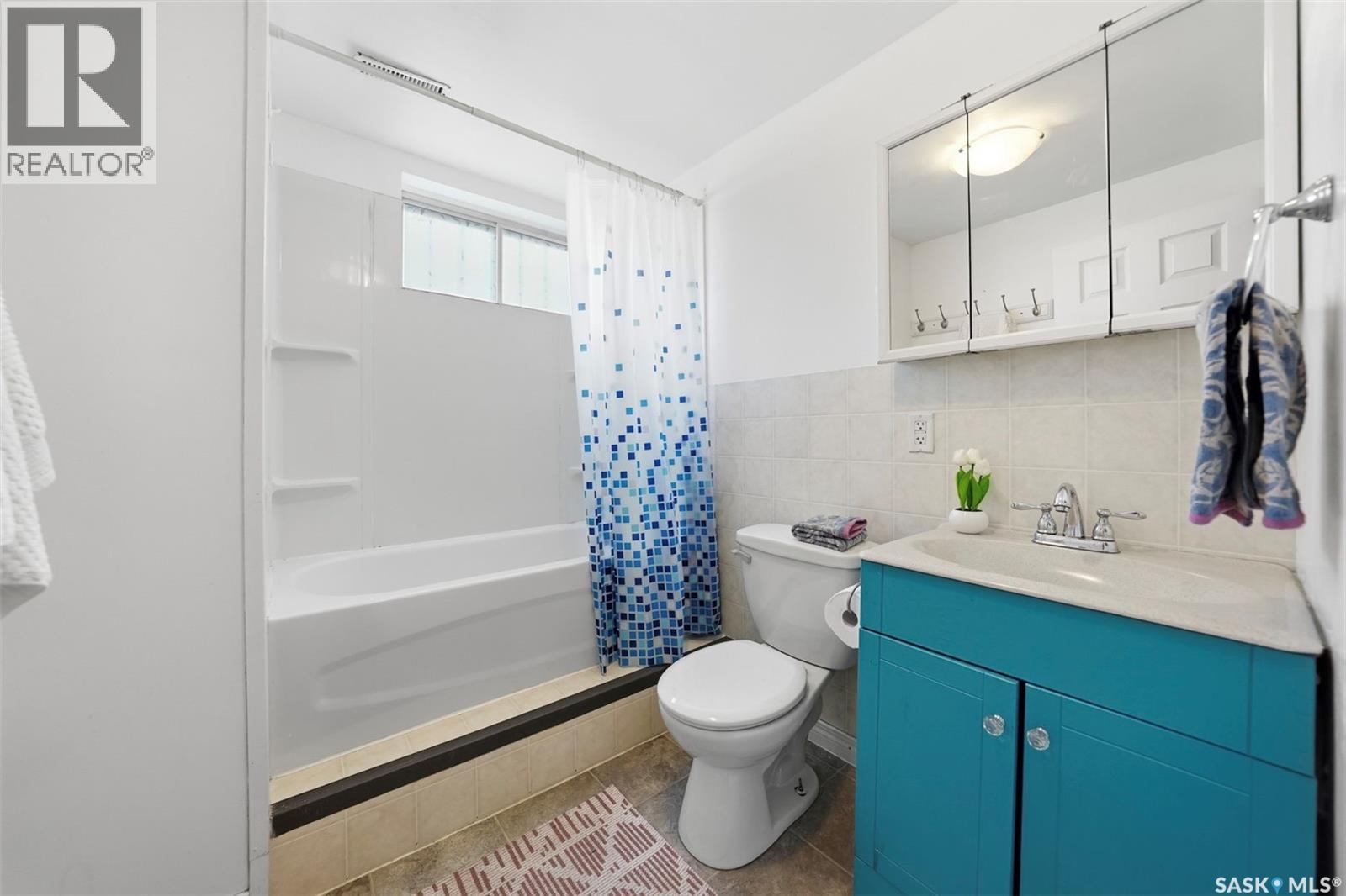 946 13th STREET W