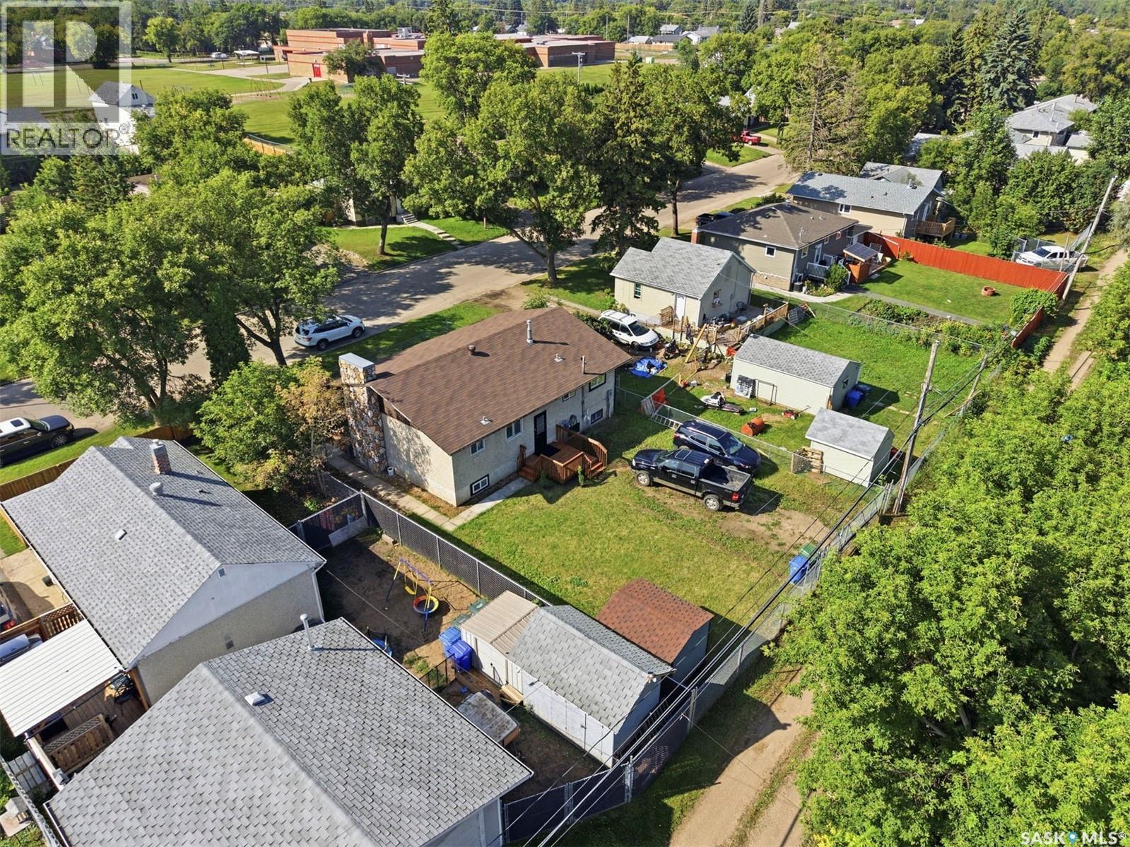 946 13th STREET W