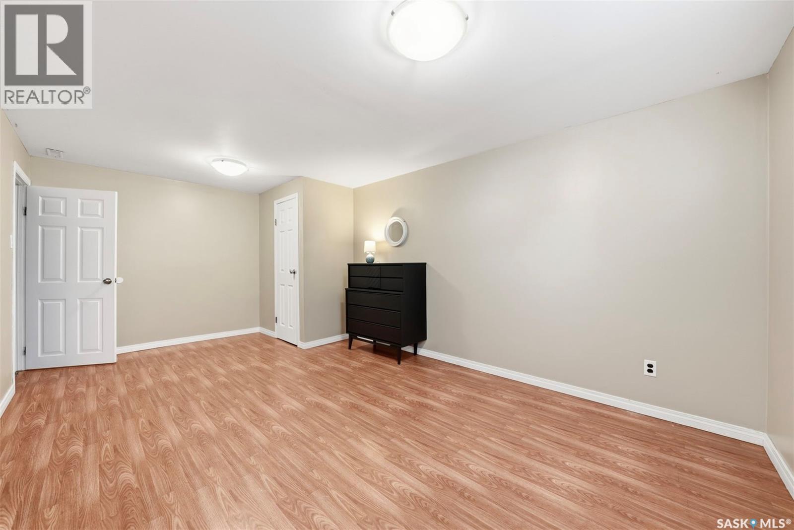 946 13th STREET W