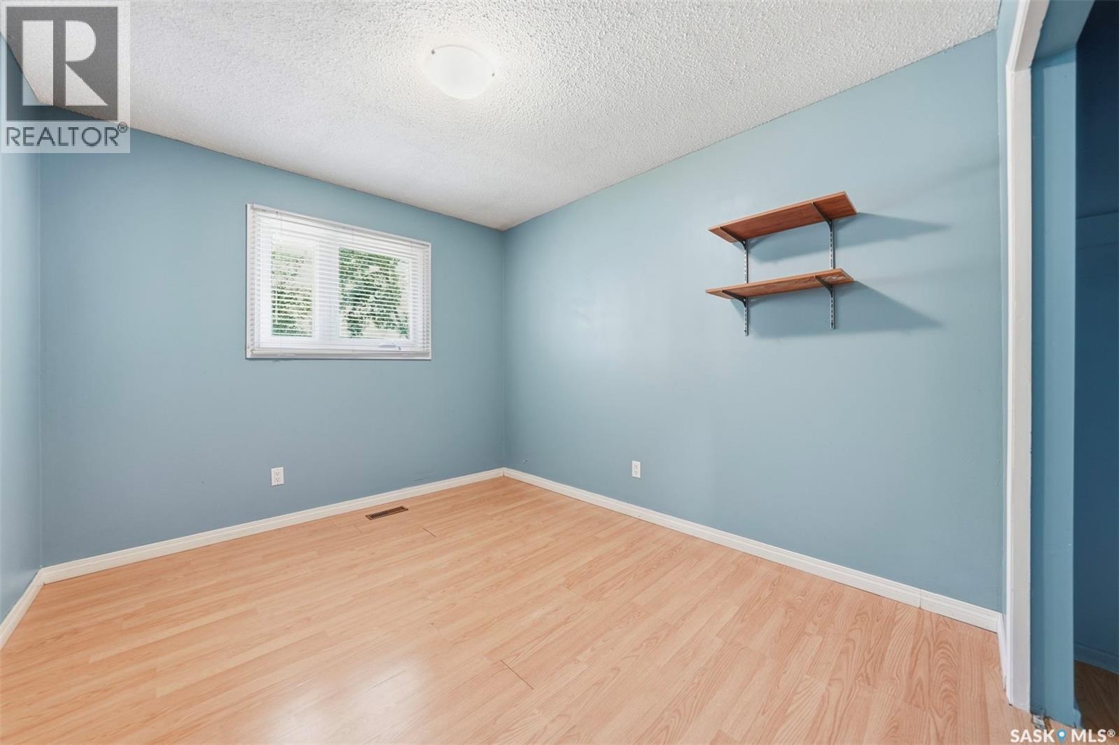 946 13th STREET W