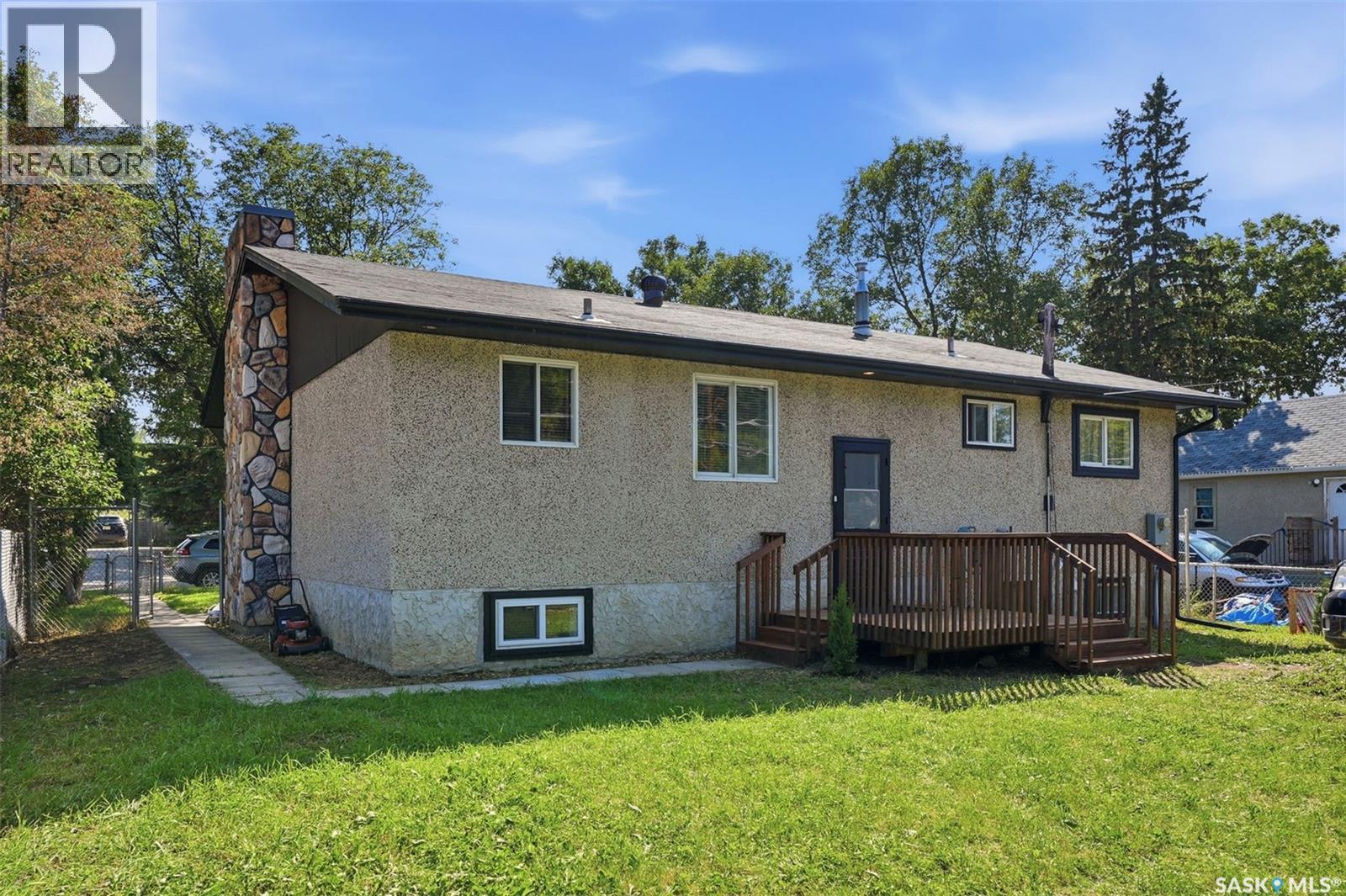 946 13th STREET W
