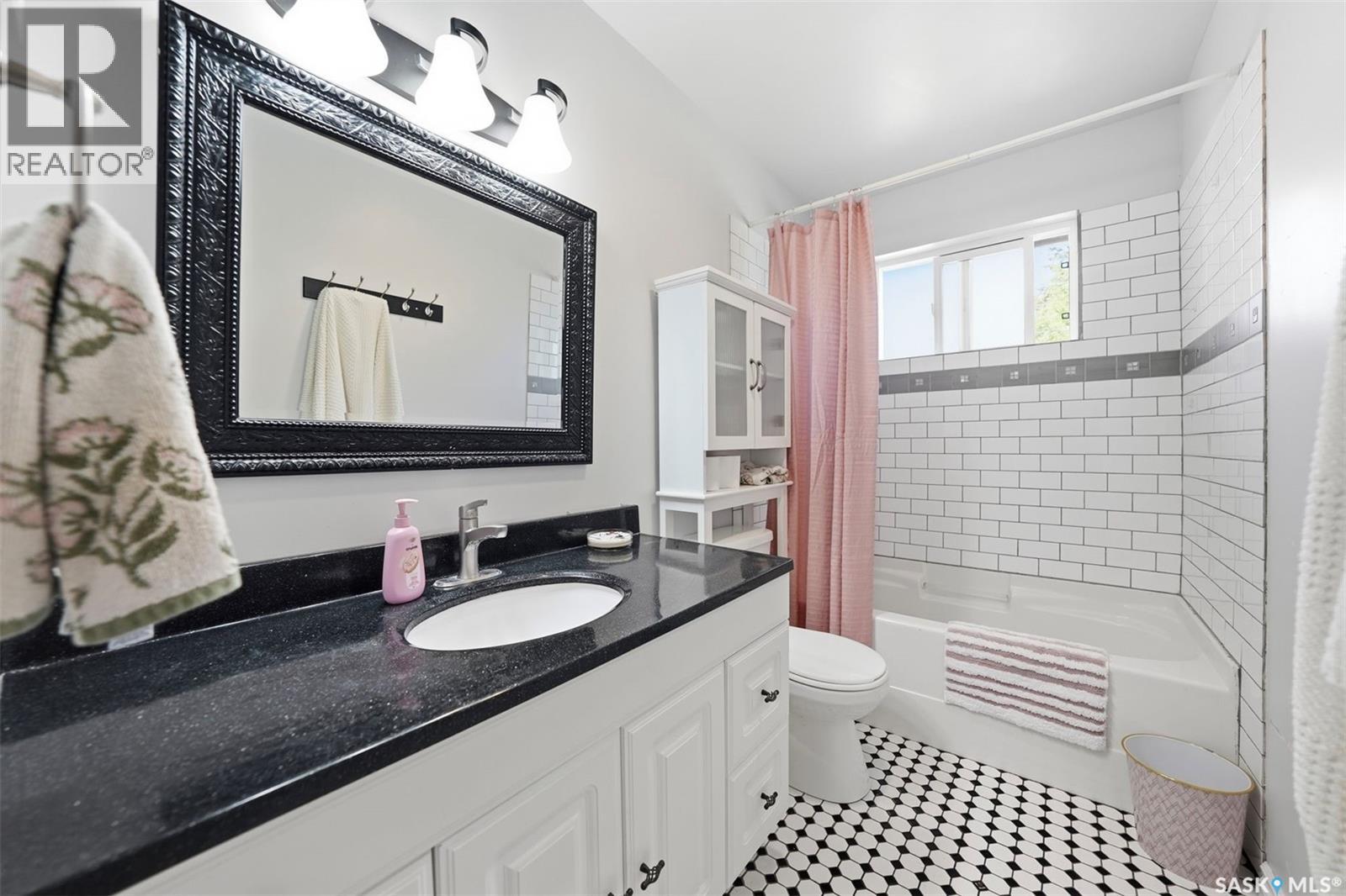 946 13th STREET W