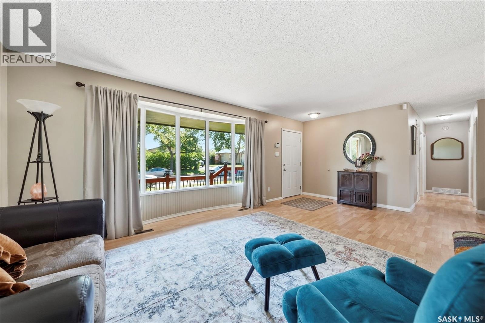 946 13th STREET W