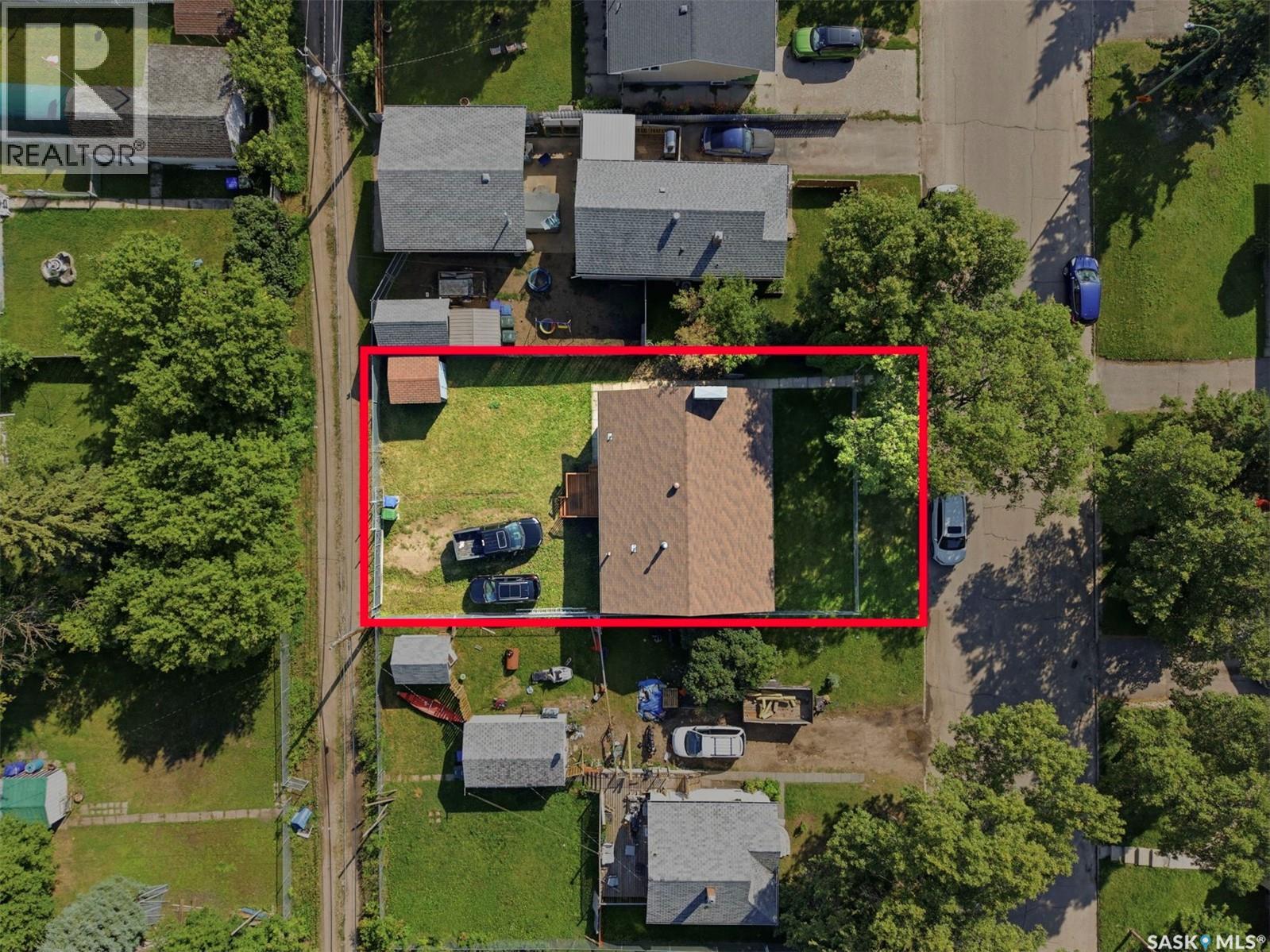 946 13th STREET W