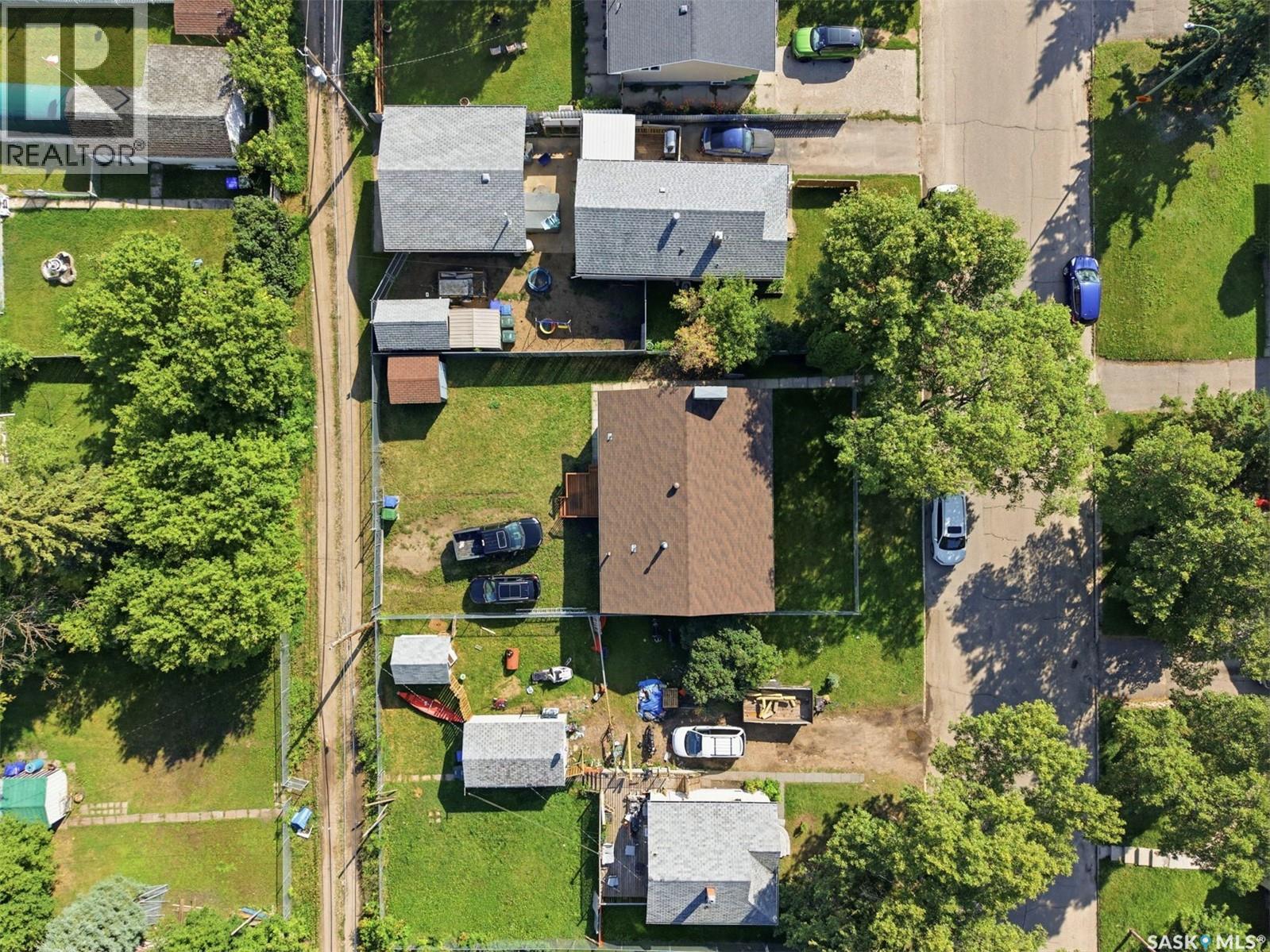 946 13th STREET W