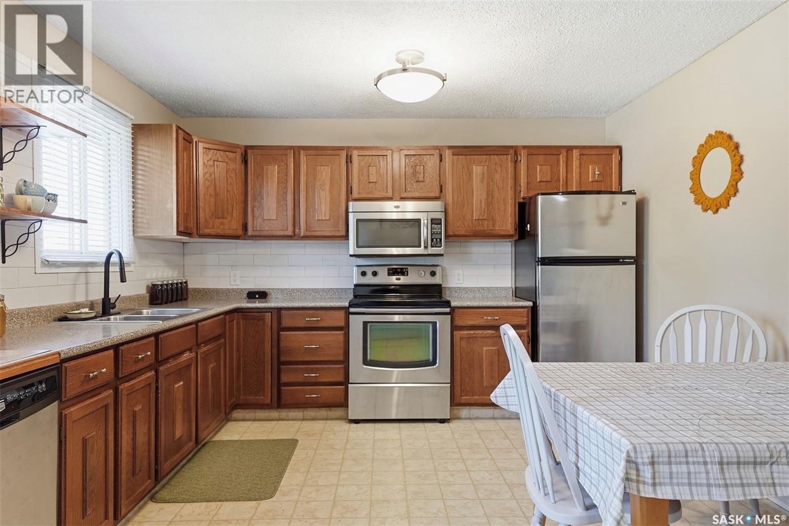 946 13th STREET W