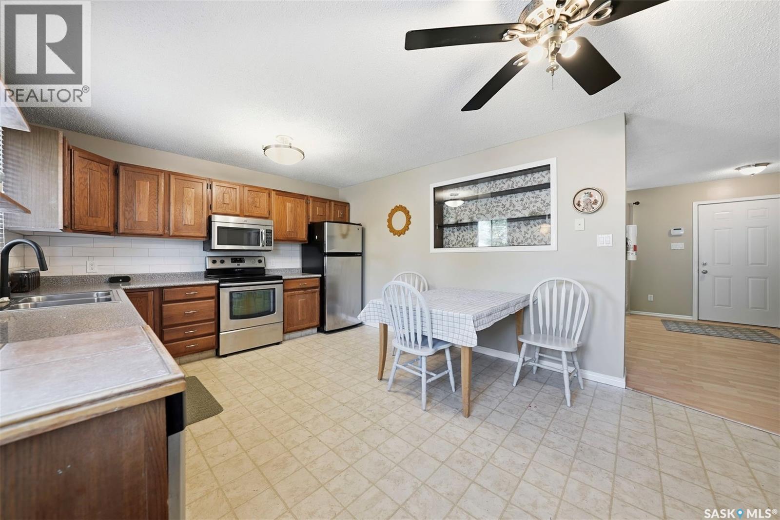 946 13th STREET W