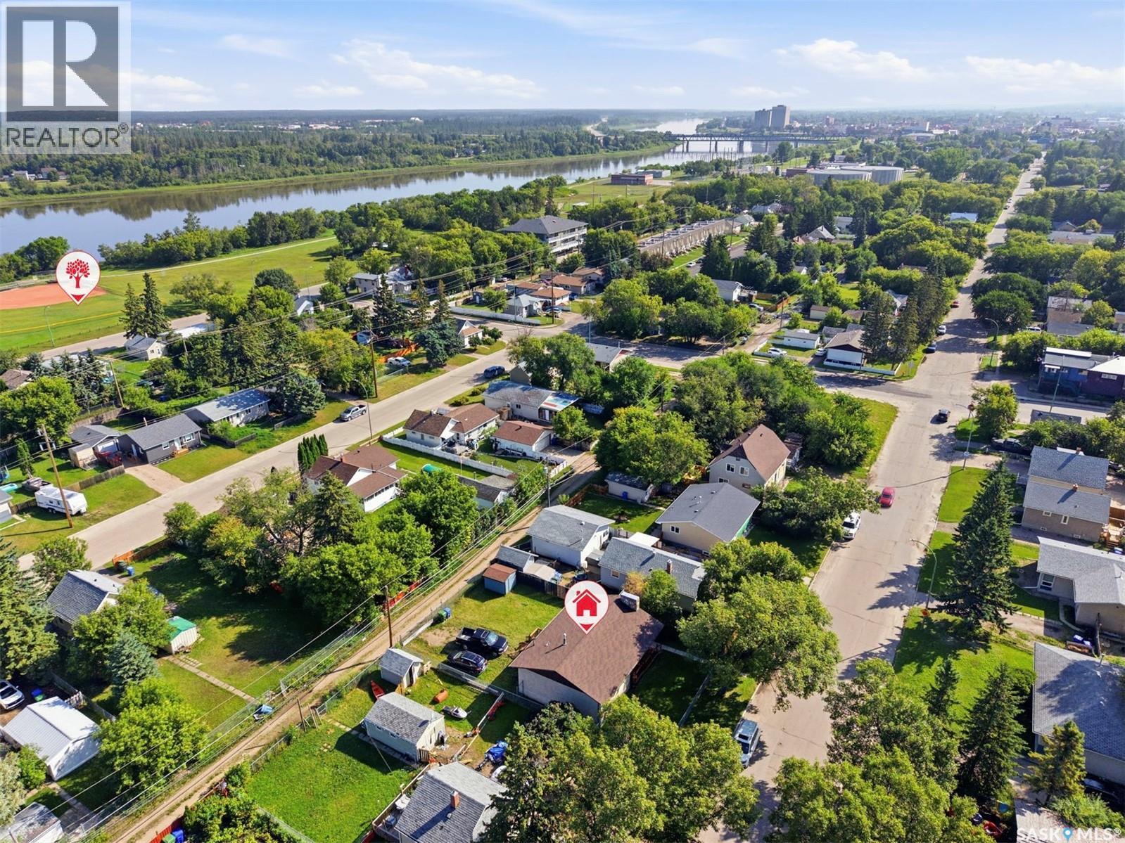 946 13th STREET W