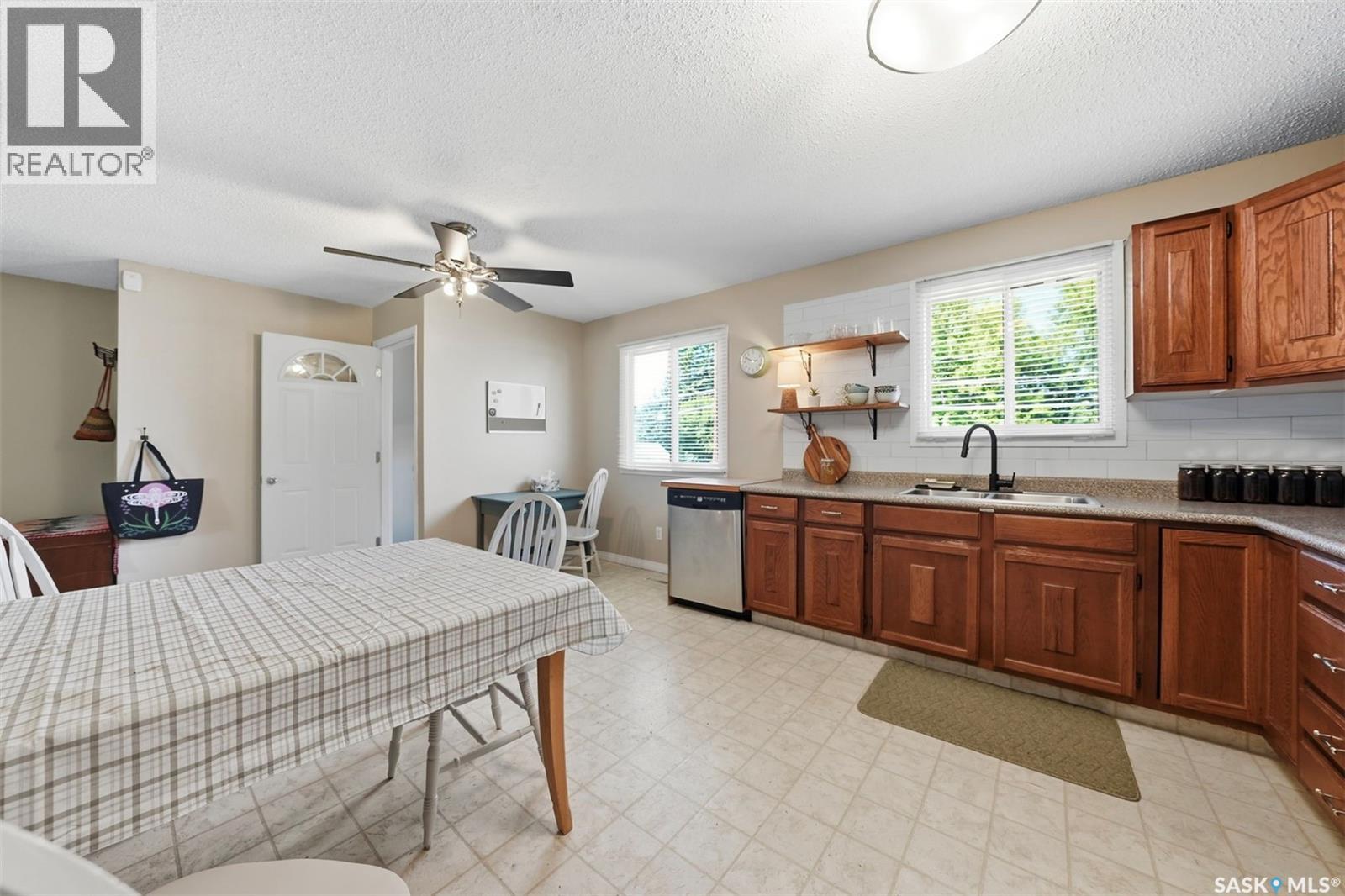946 13th STREET W