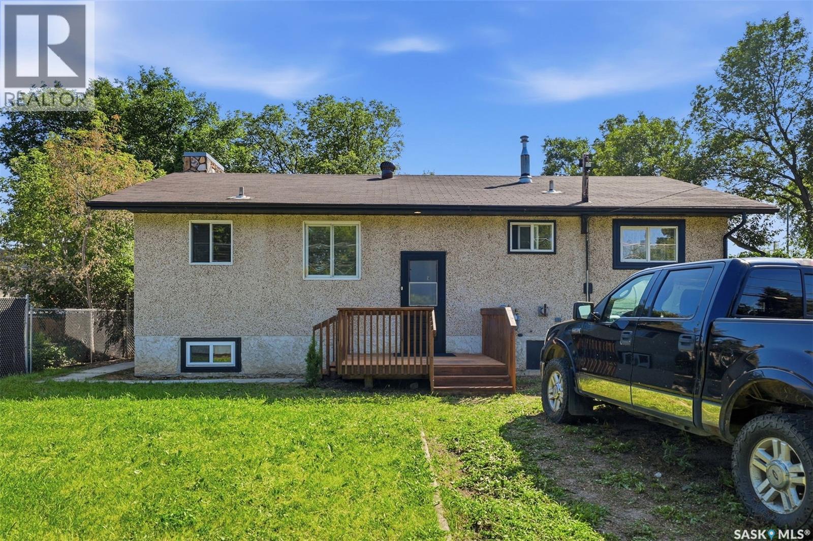 946 13th STREET W