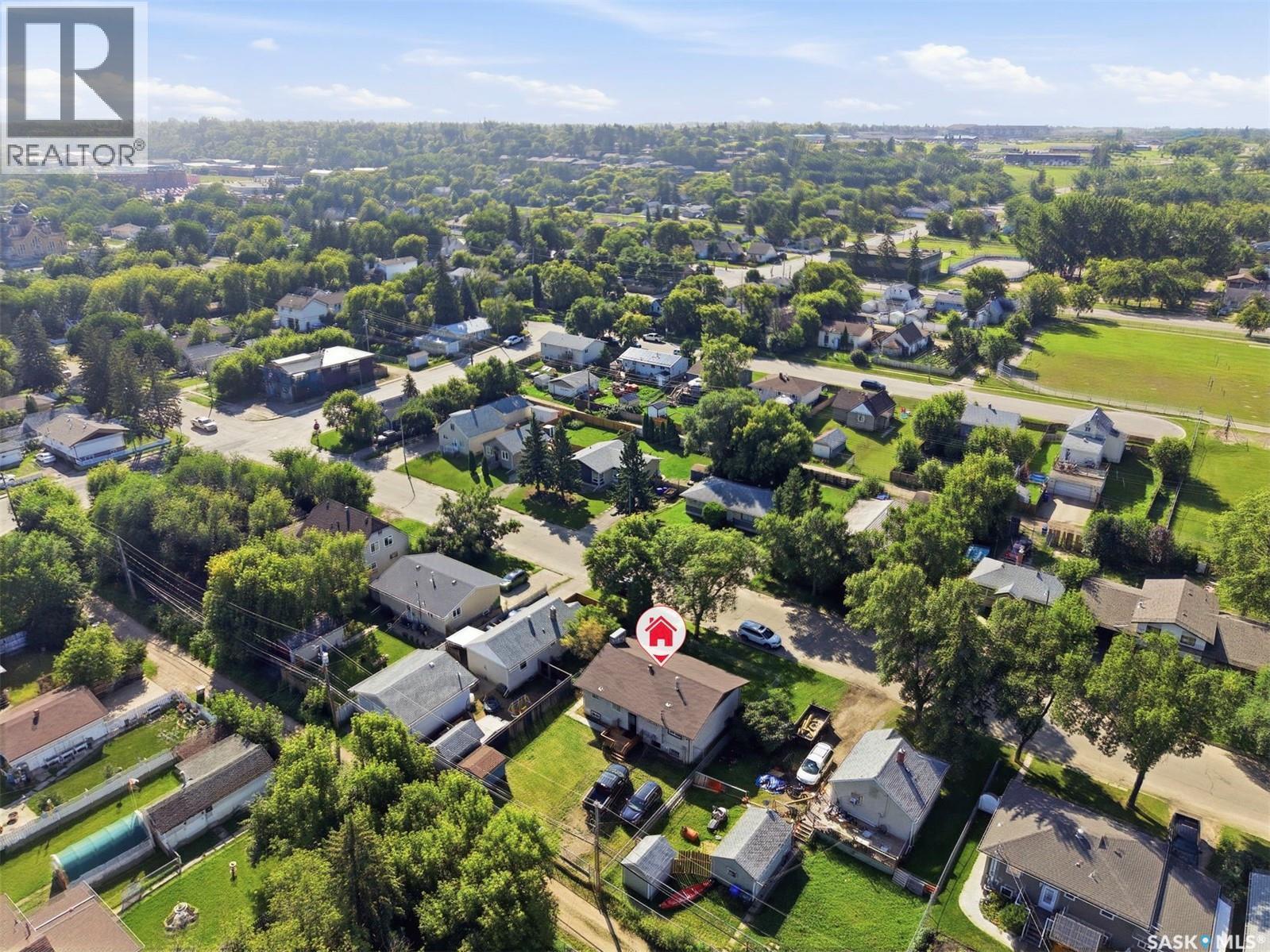 946 13th STREET W