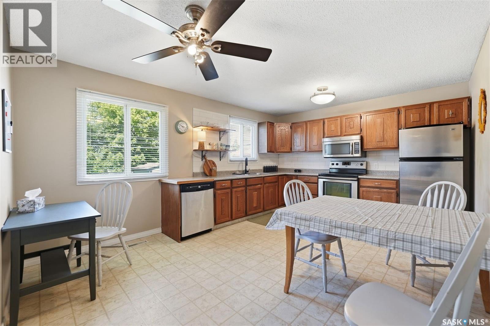 946 13th STREET W