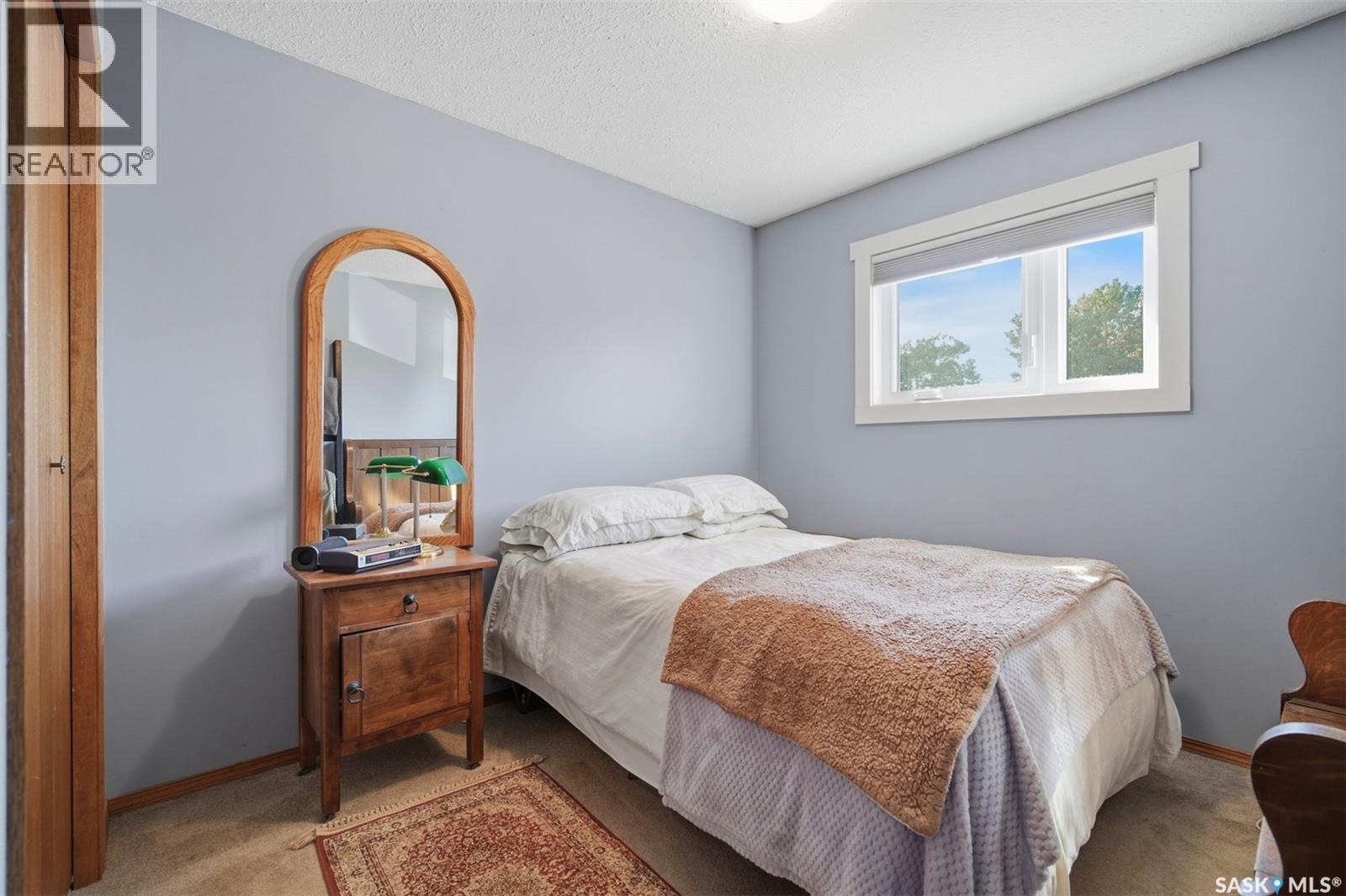 389 21st STREET W