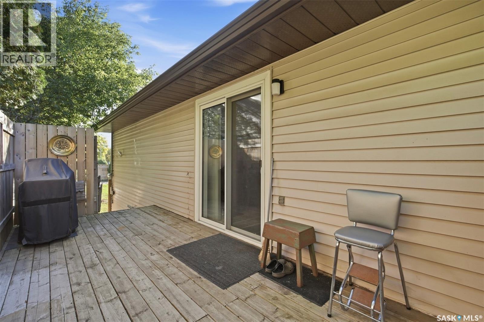 389 21st STREET W