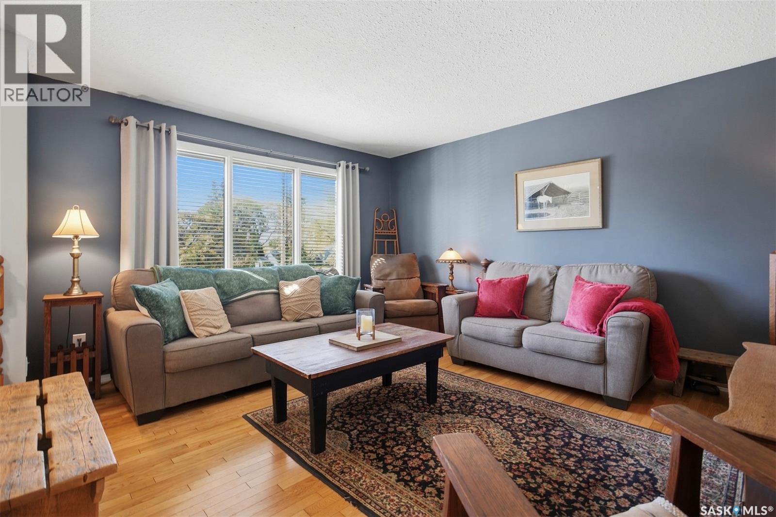389 21st STREET W