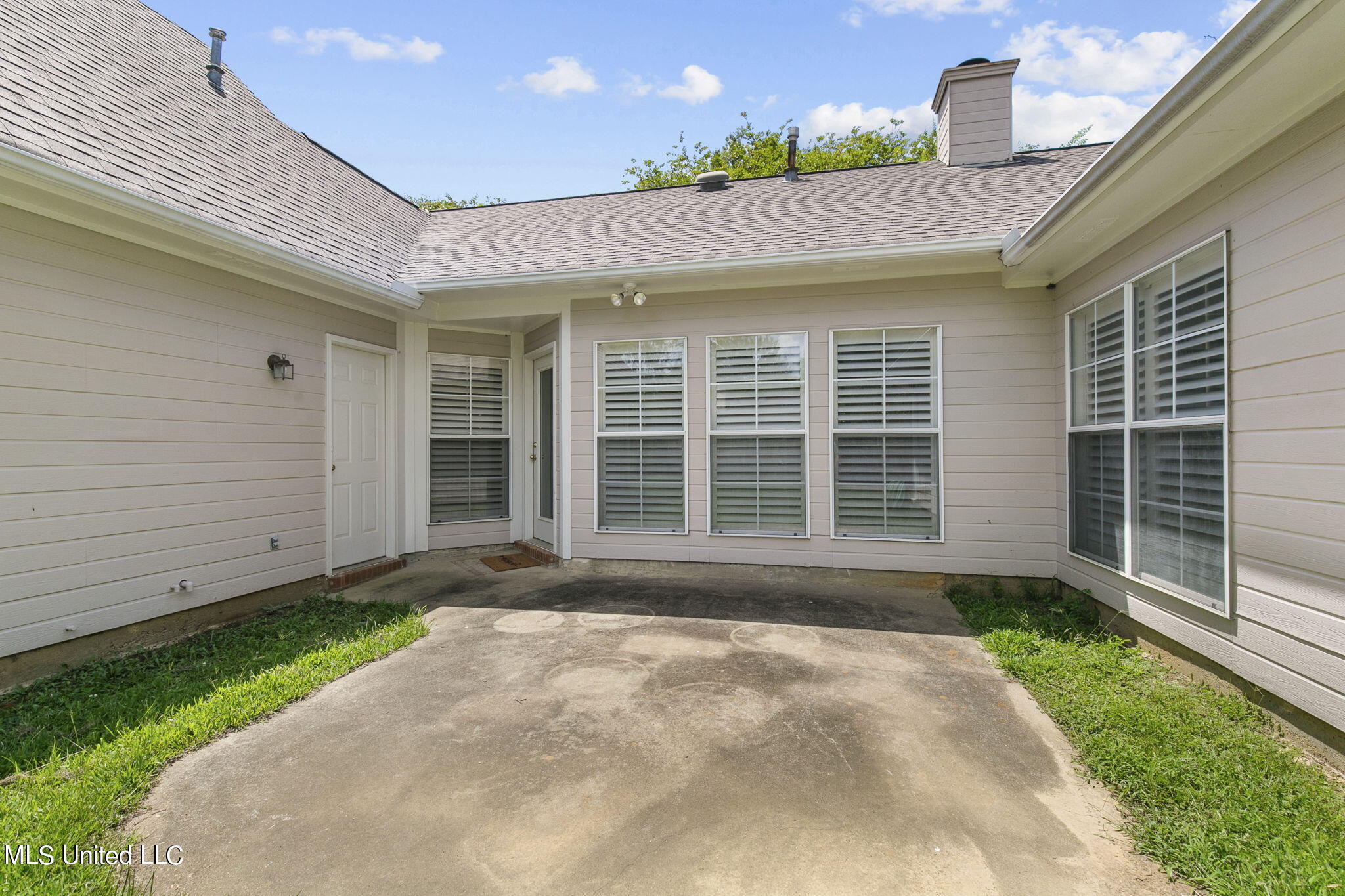 713 Spring Hill Drive