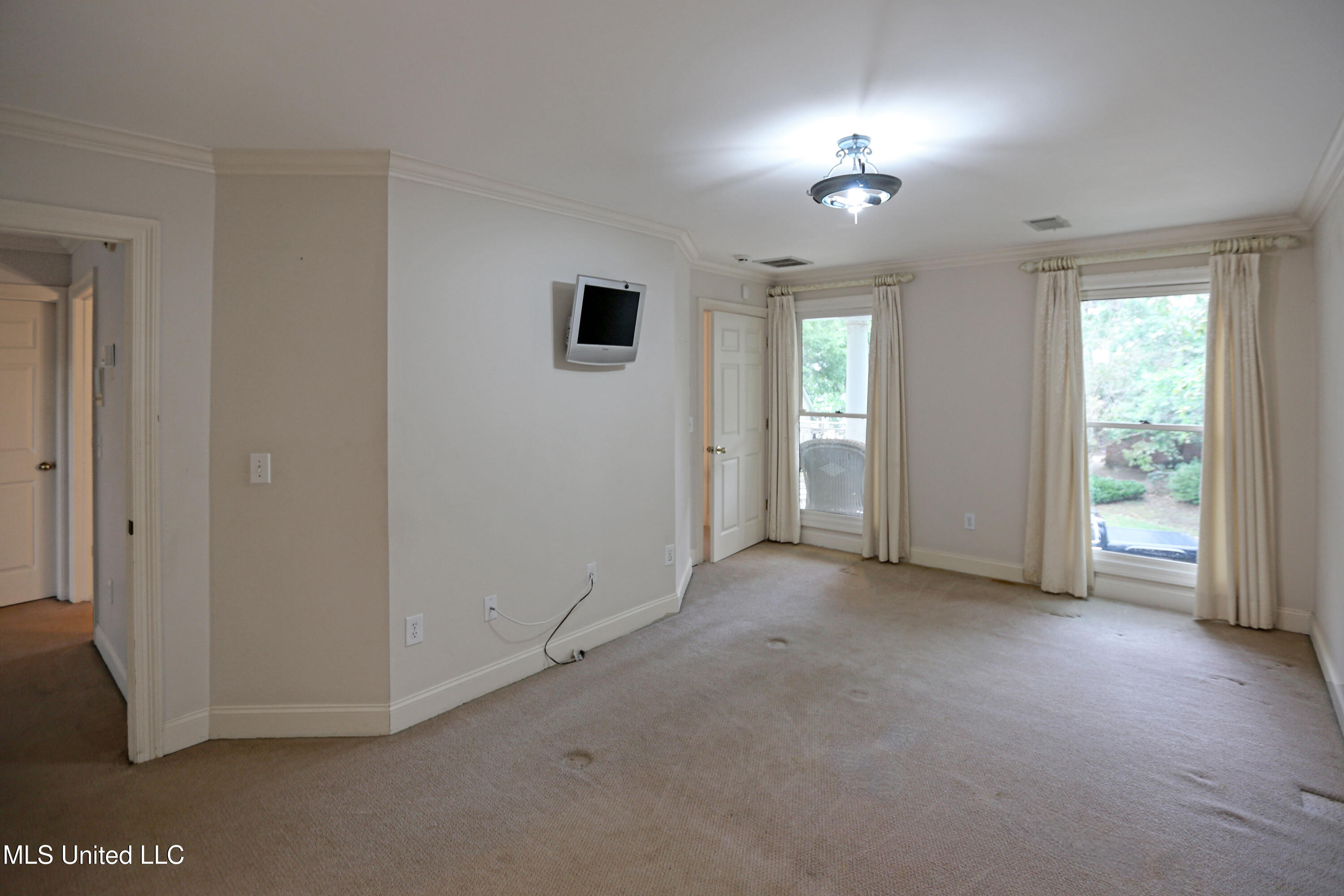 406 Roses Bluff Drive