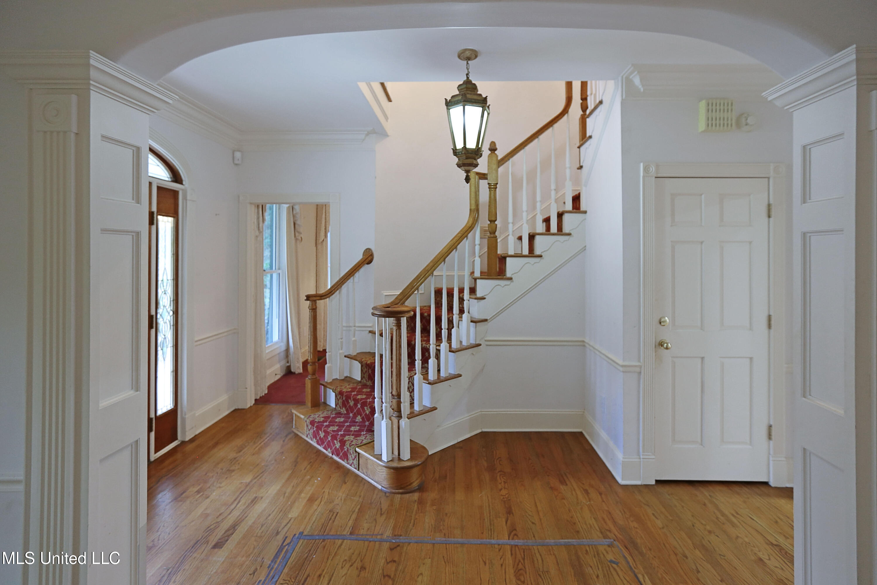 406 Roses Bluff Drive