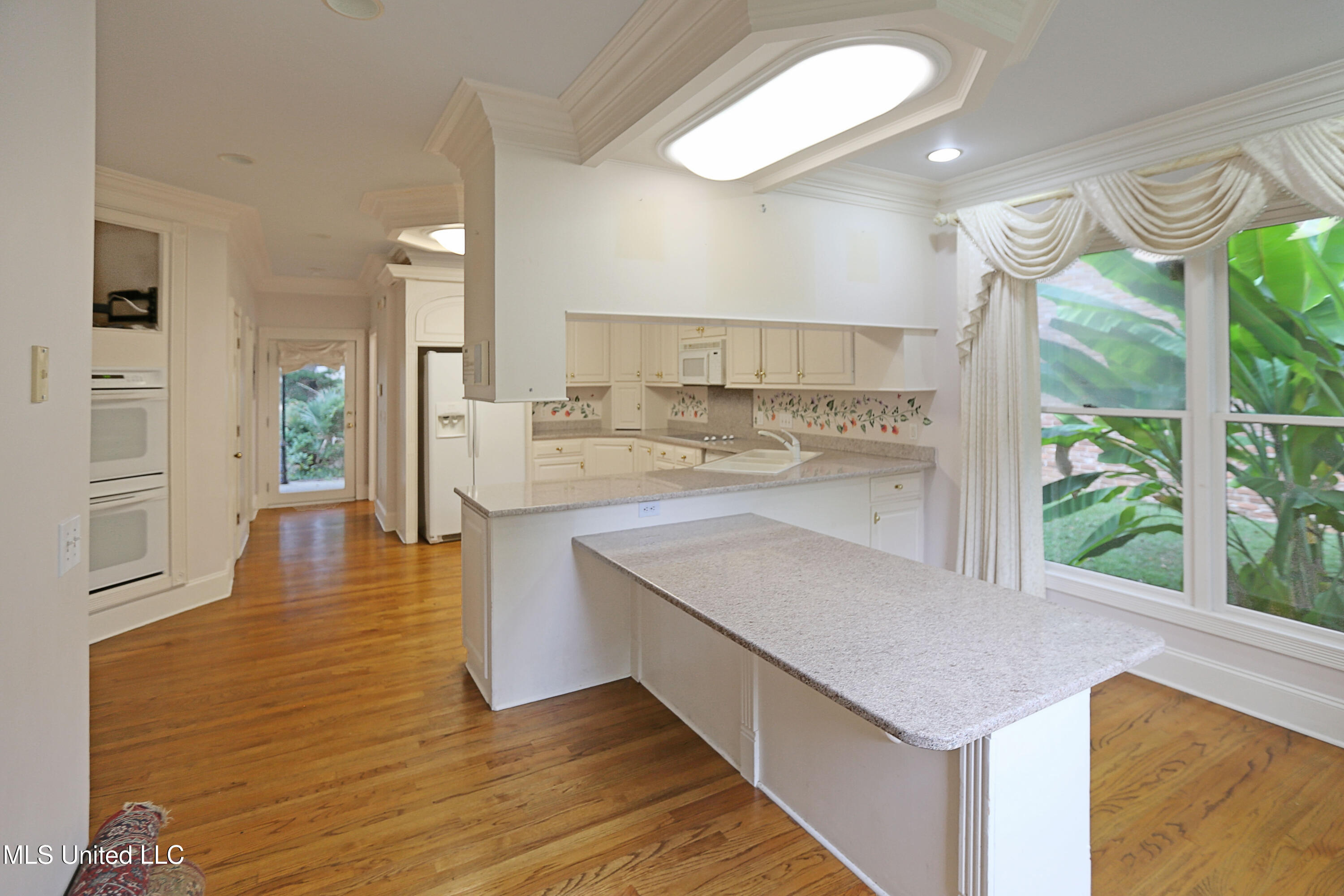 406 Roses Bluff Drive