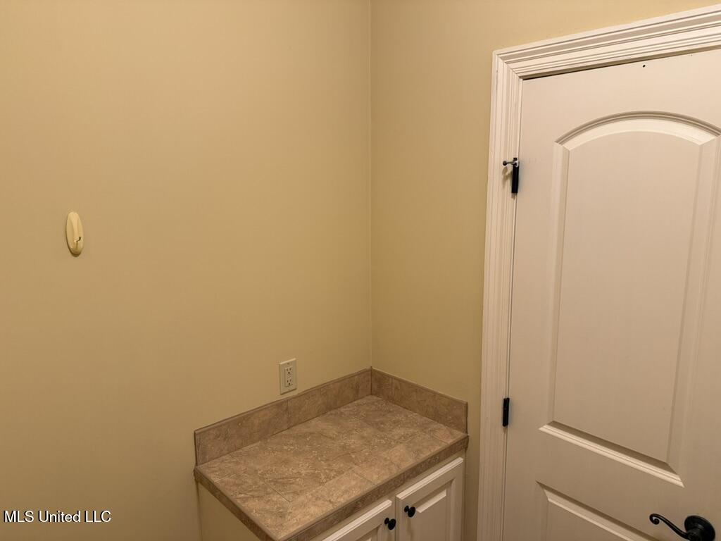 144 Oakleigh Drive