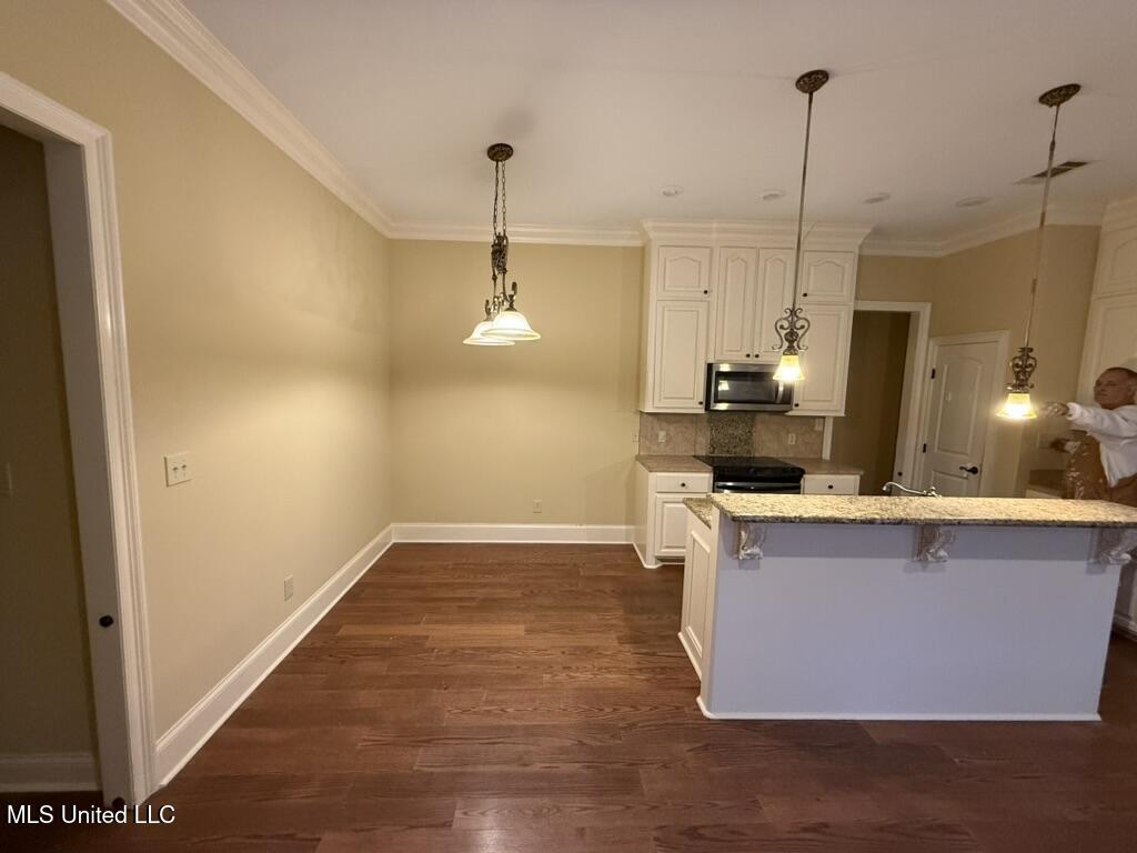 144 Oakleigh Drive