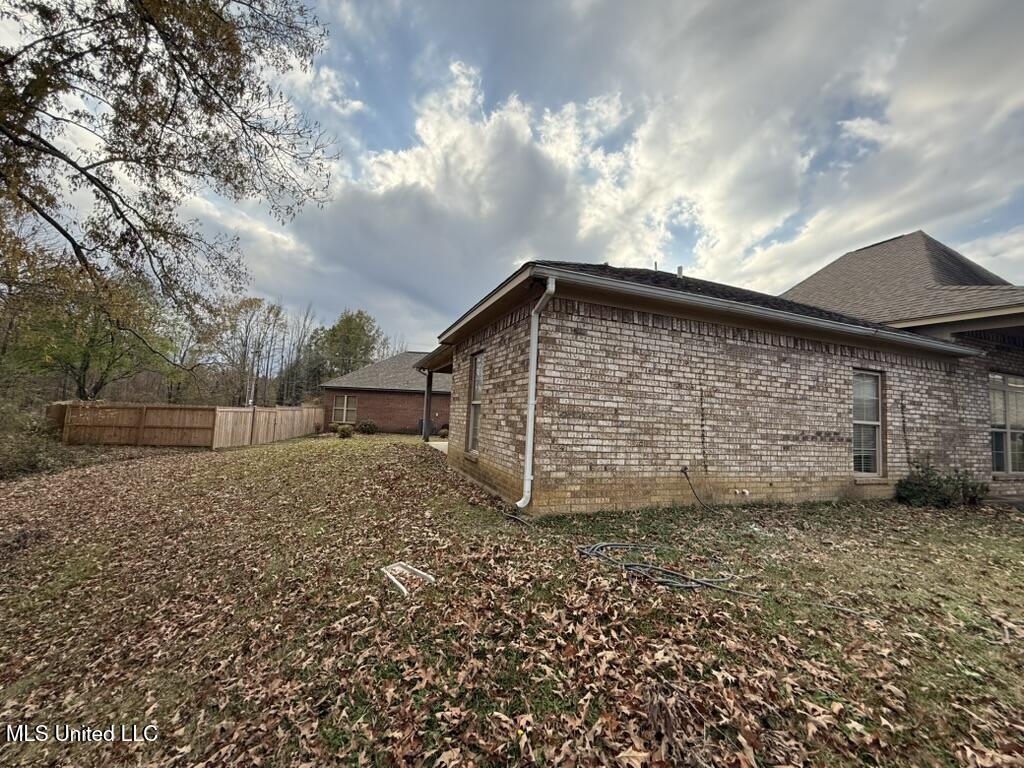 144 Oakleigh Drive