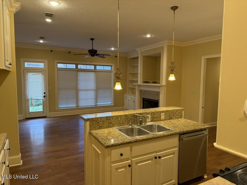 144 Oakleigh Drive