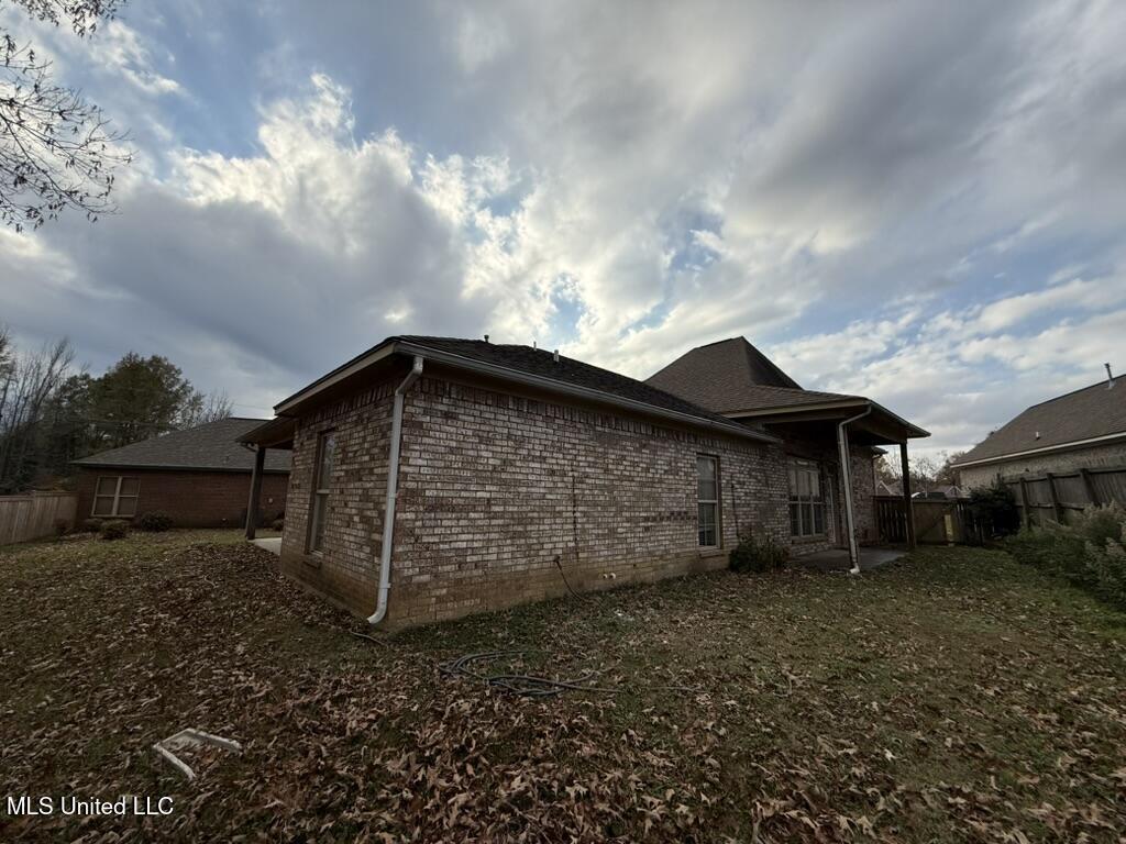 144 Oakleigh Drive