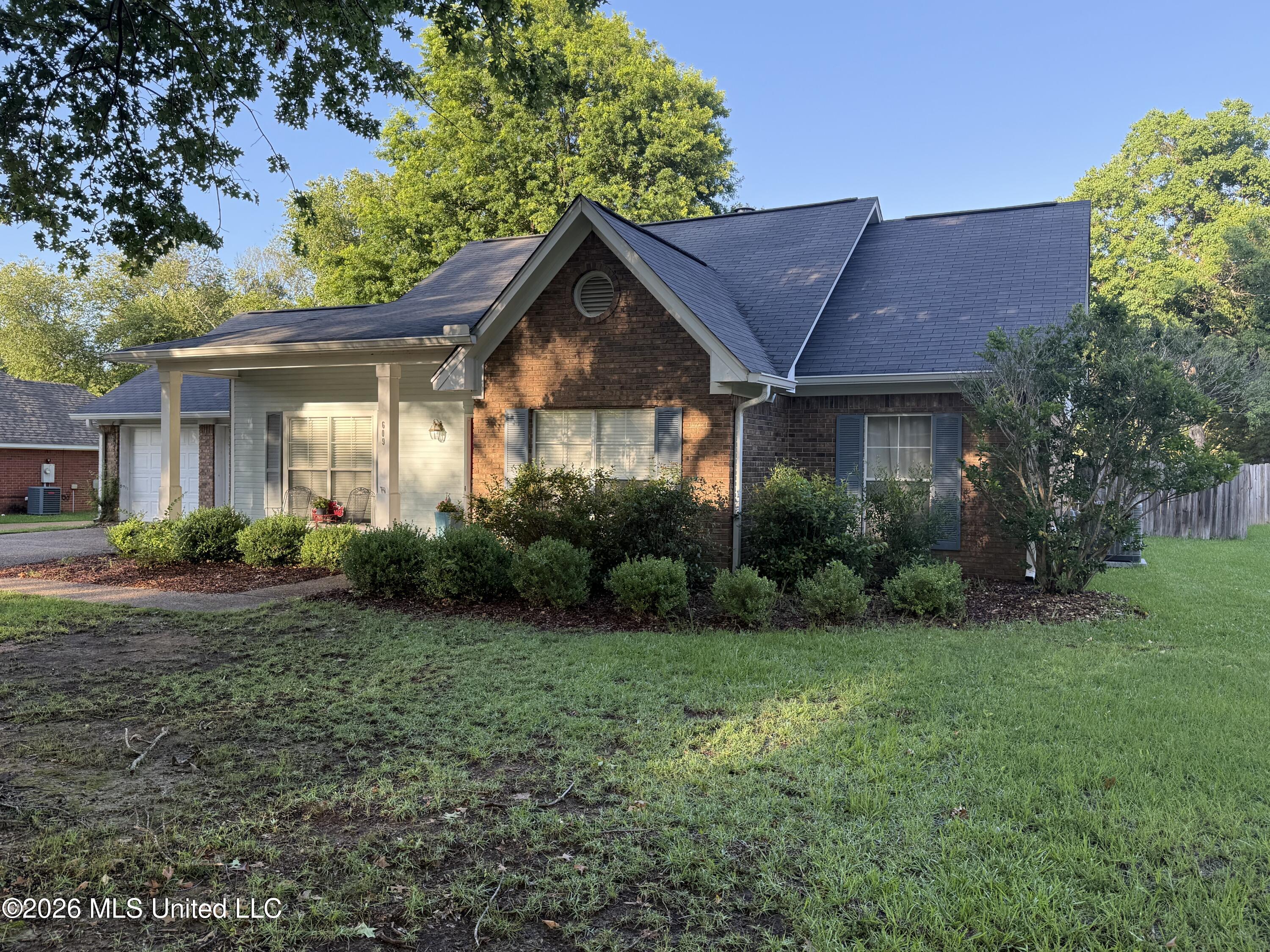 609 Spring Grove
