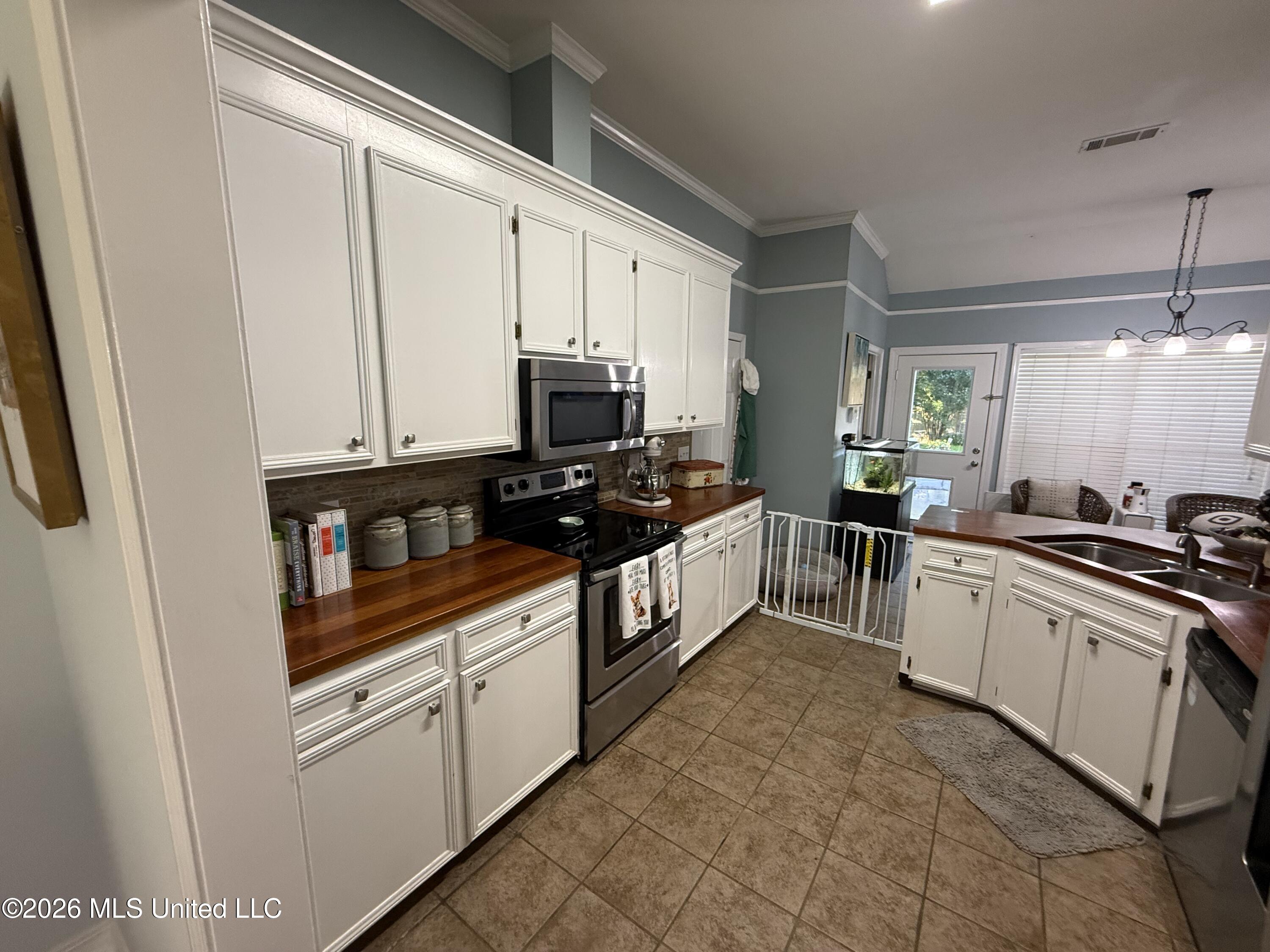 609 Spring Grove