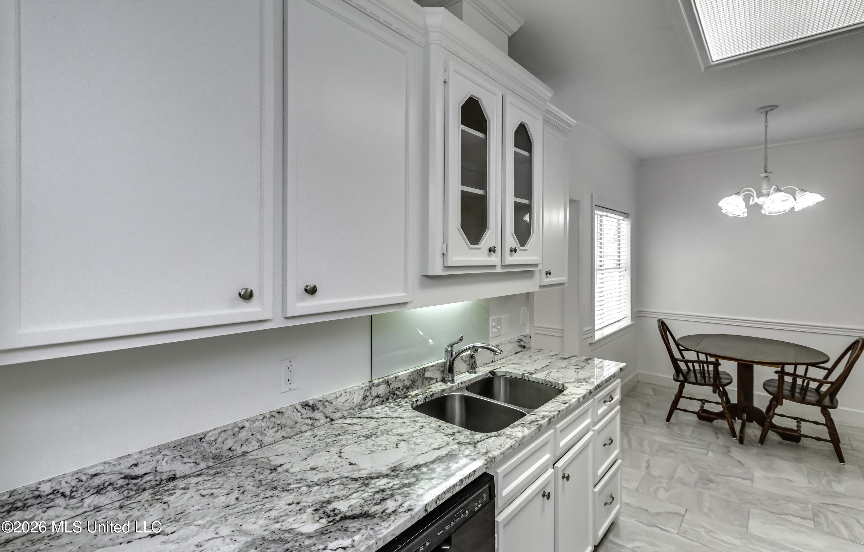 403 Sawtooth Cove