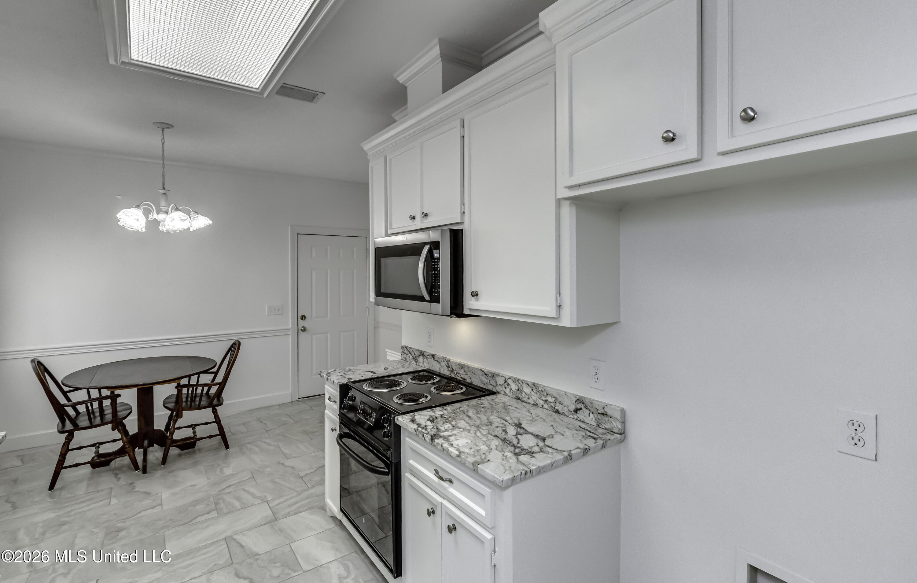 403 Sawtooth Cove