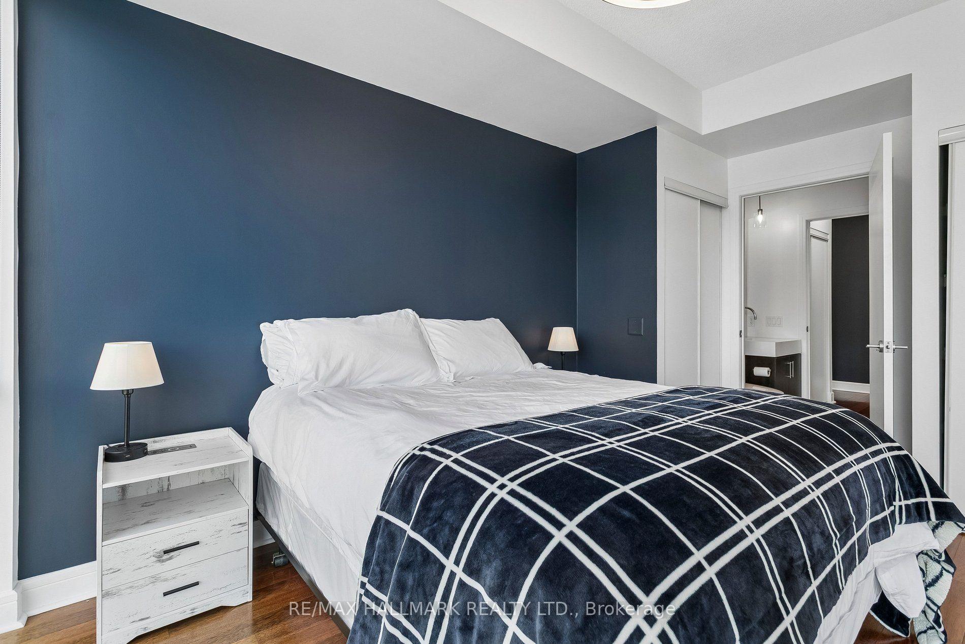 116 George Street 1202, Toronto Unit: 1202