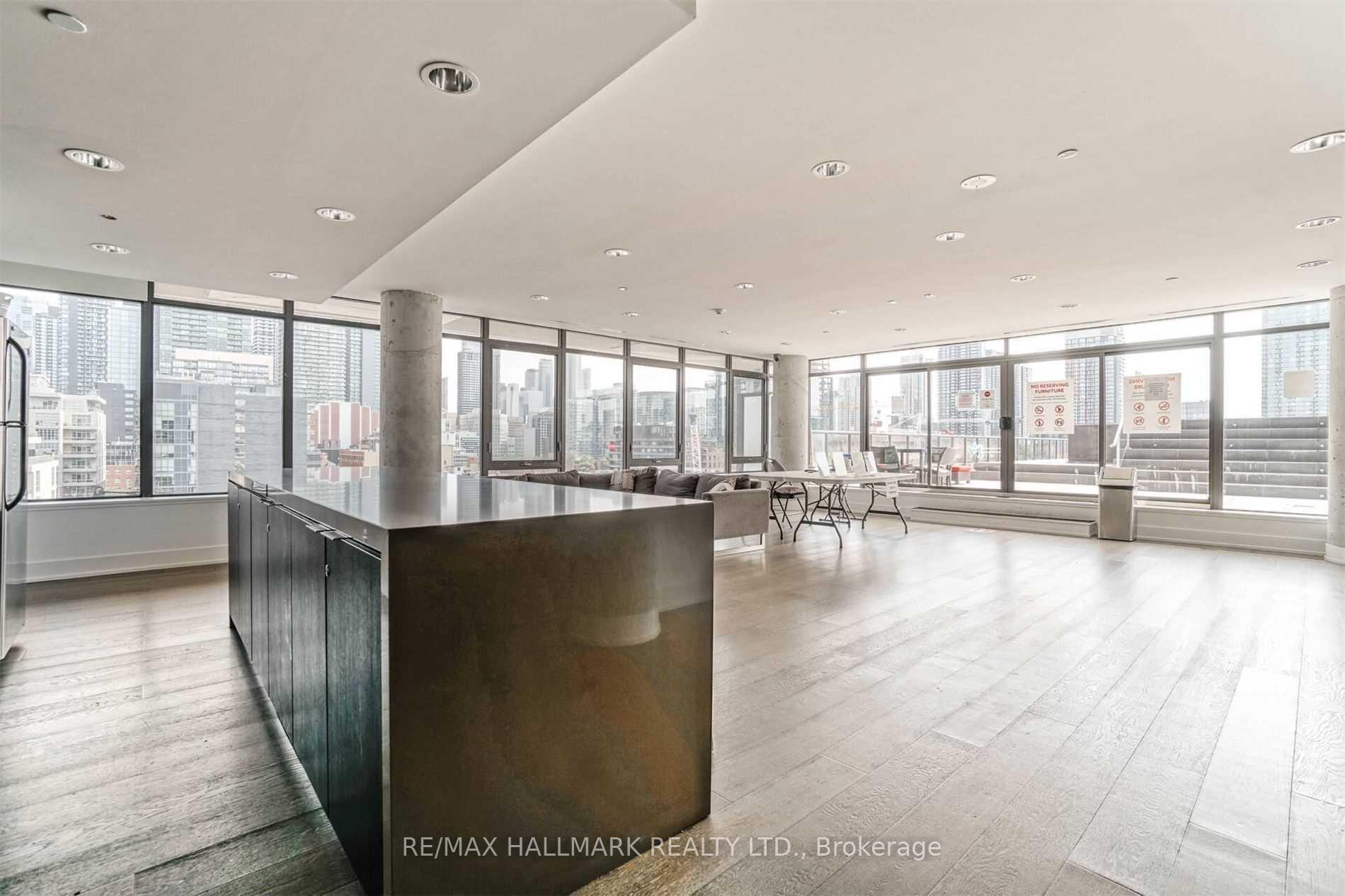 560 King Street W 419, Toronto Unit: 419