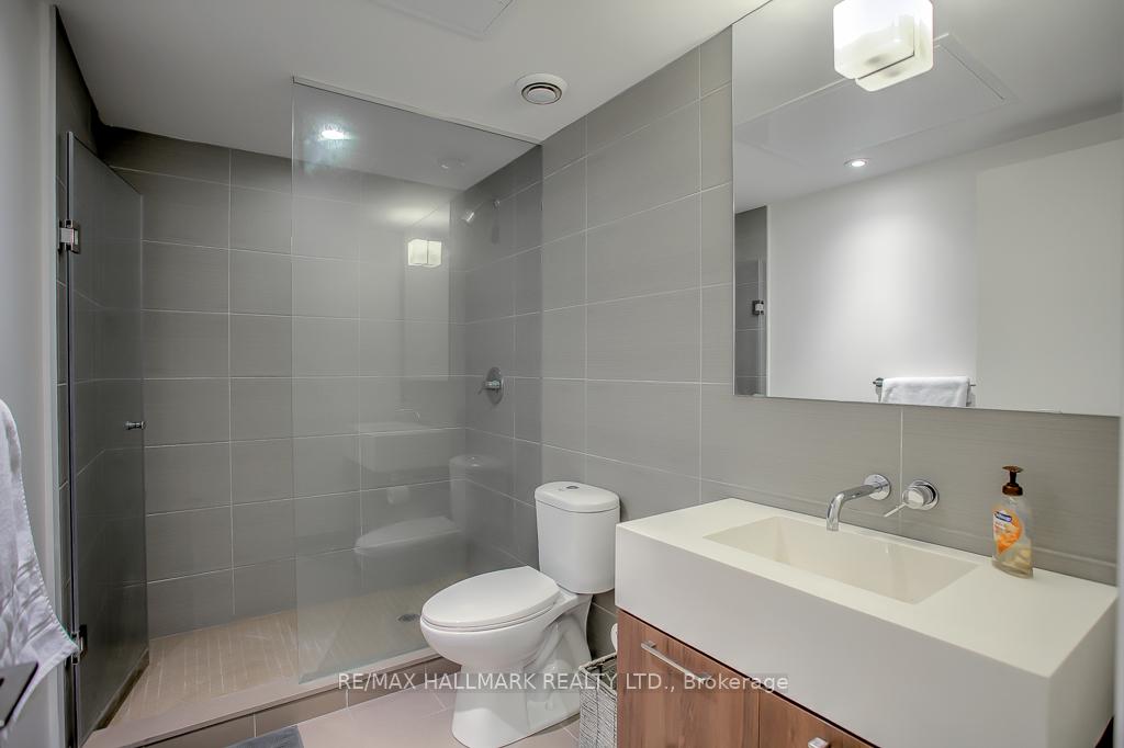 560 King Street W 419, Toronto Unit: 419