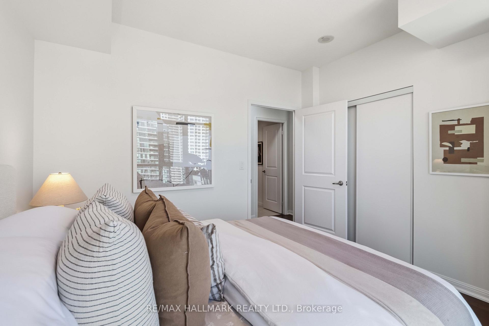 21 Grand Magazine Street 2009, Toronto Unit: 2009