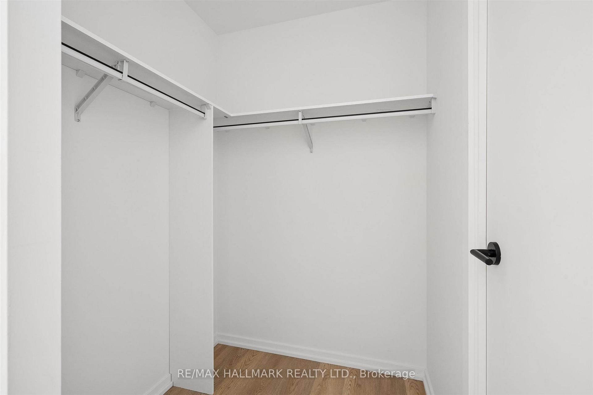 109 Erskine Avenue 1109, Toronto Unit: 1109