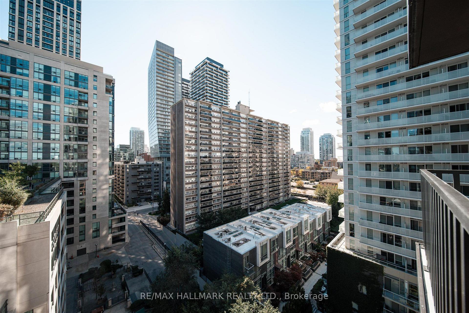 109 Erskine Avenue 1109, Toronto Unit: 1109