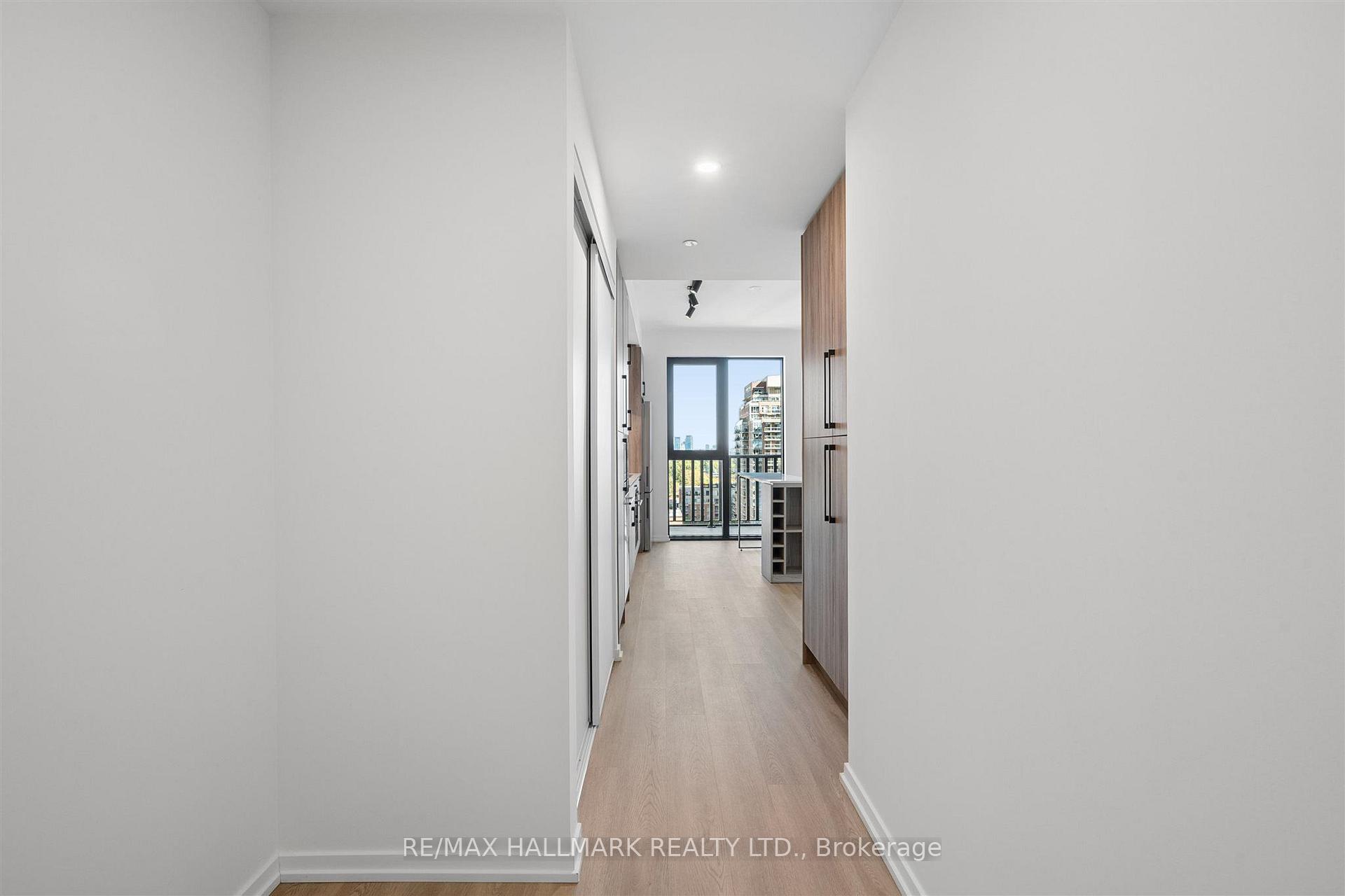 109 Erskine Avenue 1109, Toronto Unit: 1109