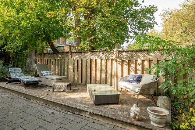 142 Hillsdale Avenue E, Toronto