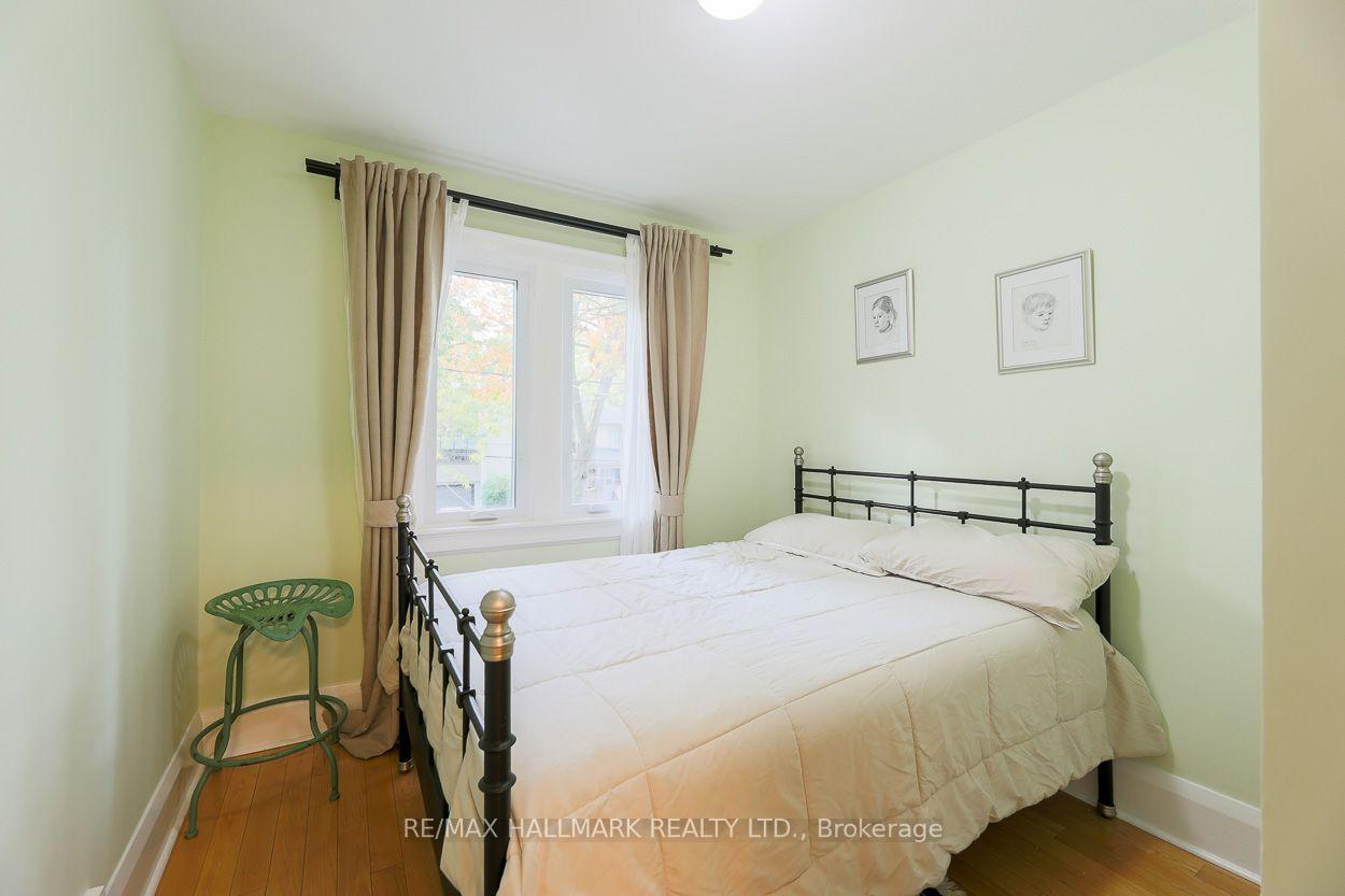 142 Hillsdale Avenue E, Toronto