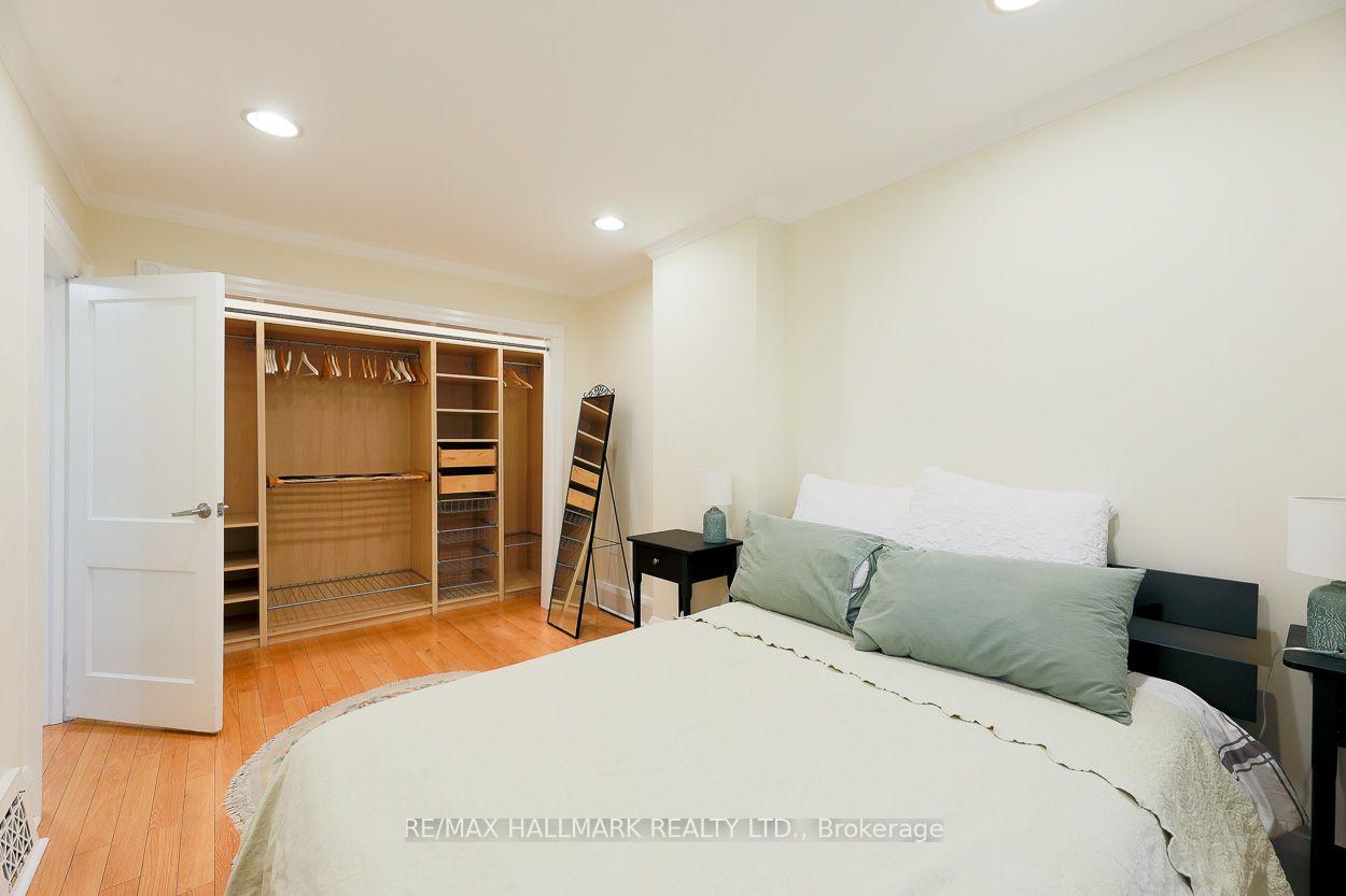 142 Hillsdale Avenue E, Toronto
