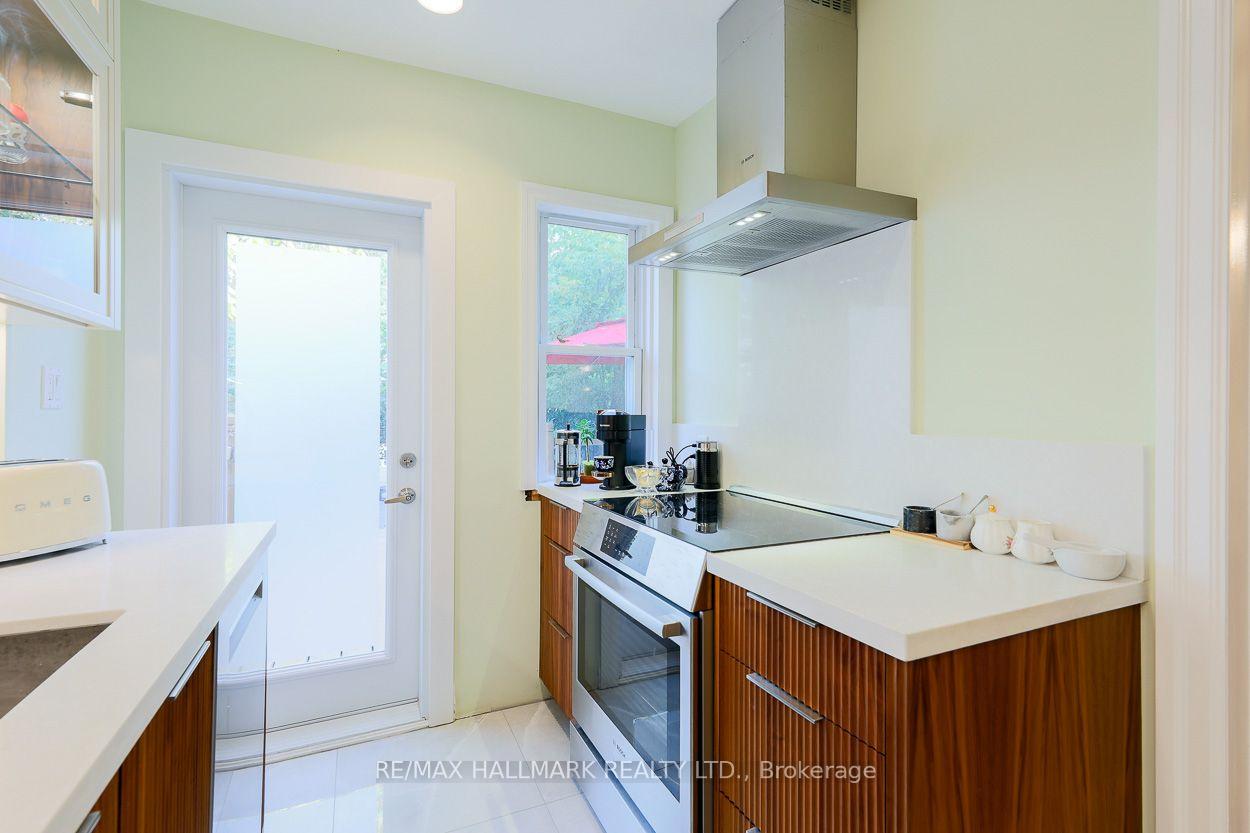 142 Hillsdale Avenue E, Toronto