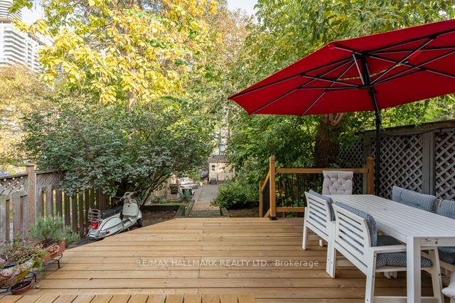 142 Hillsdale Avenue E, Toronto