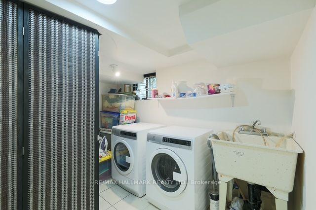 142 Hillsdale Avenue E, Toronto