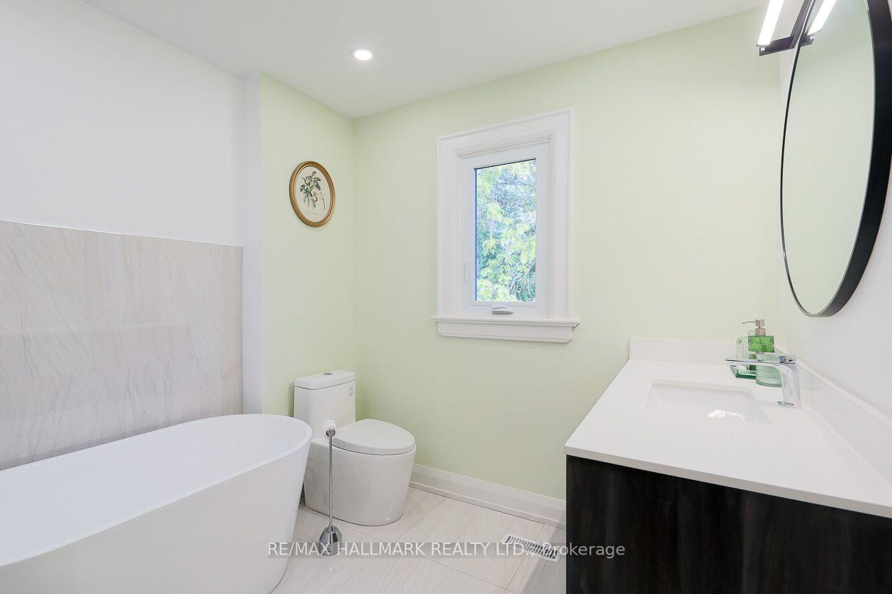 142 Hillsdale Avenue E, Toronto